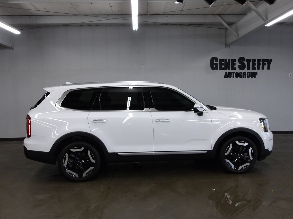 Used 2024 Kia Telluride S SUV