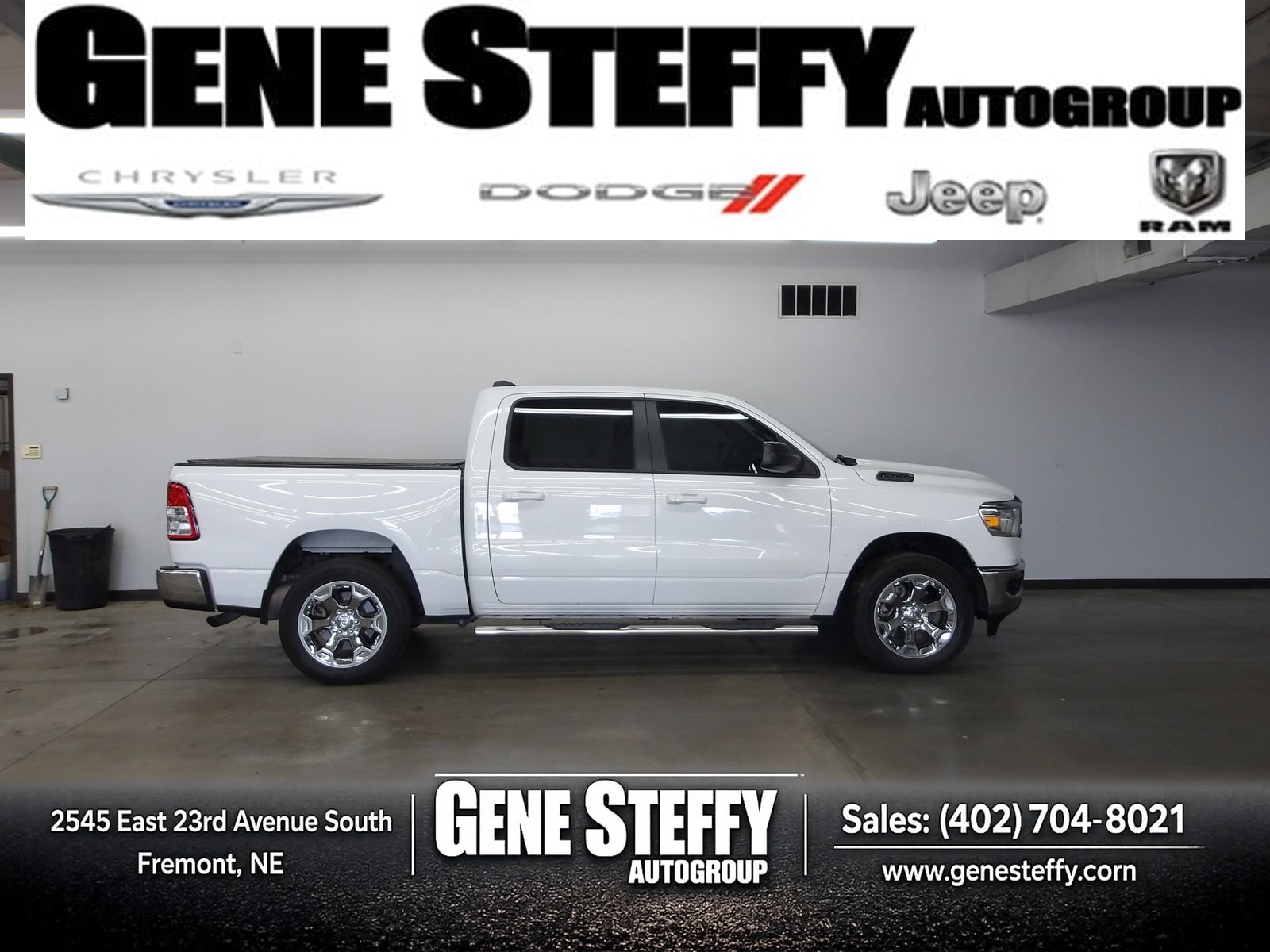 2022 RAM 1500 Big Horn/Lone Star 4x4 Crew Cab 5'7's photo