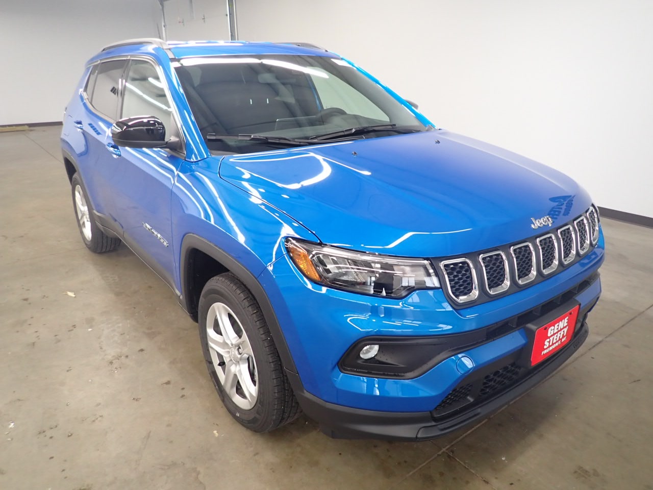 Used 2023 Jeep Compass Latitude with VIN 3C4NJDBN0PT537662 for sale in Fremont, NE