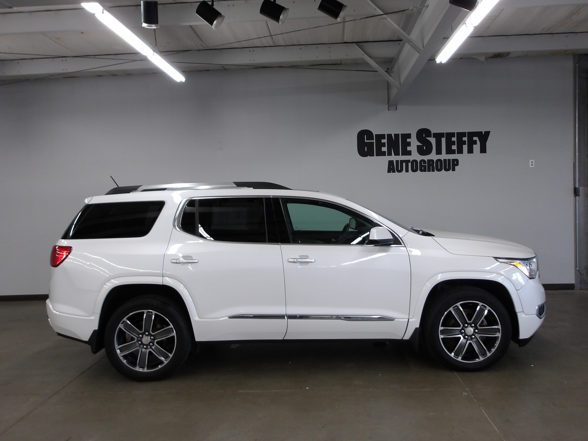 2018 GMC Acadia Denali's photo