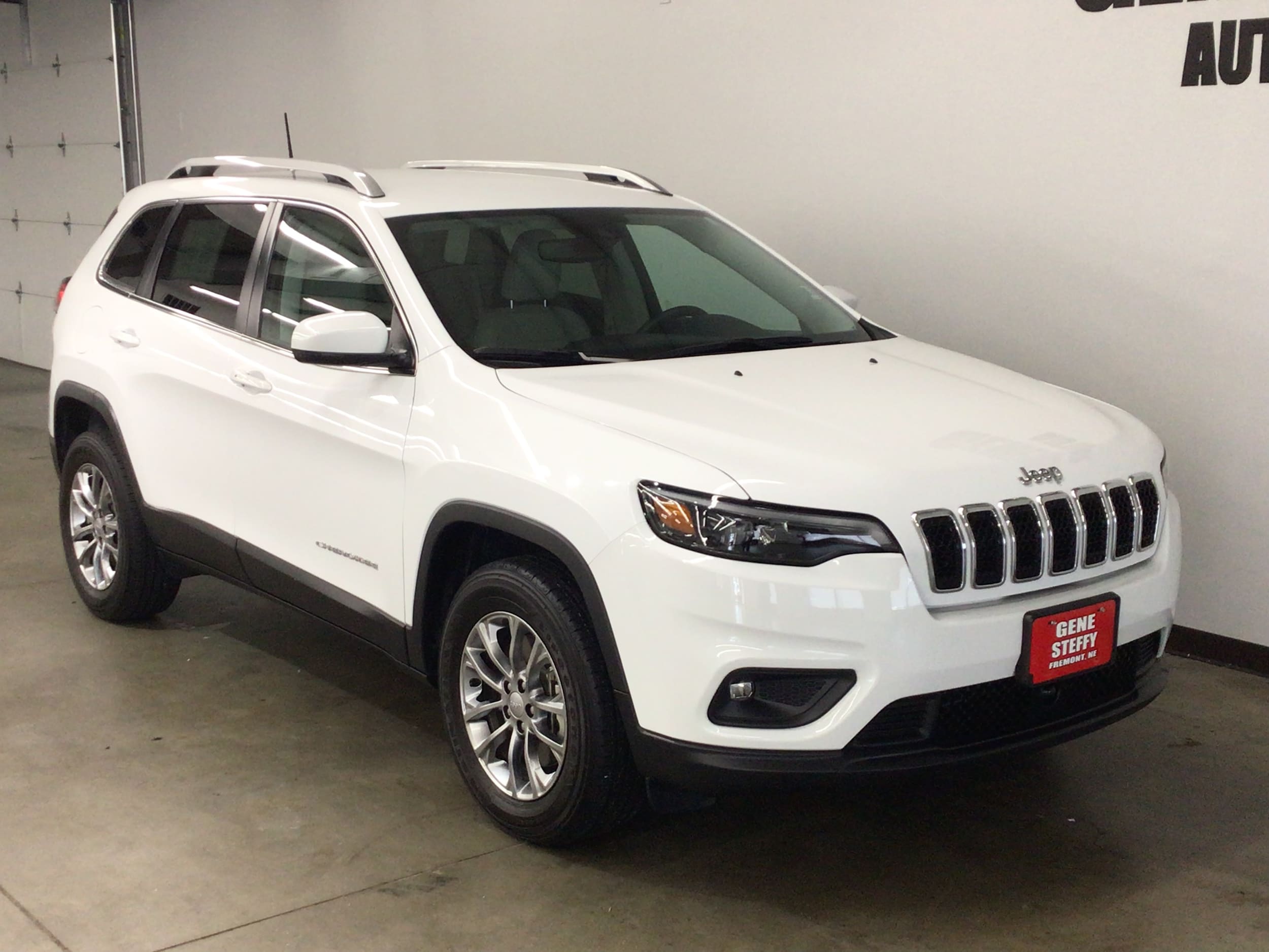 Used 2021 Jeep Cherokee Latitude Lux with VIN 1C4PJMMX3MD220354 for sale in Fremont, NE