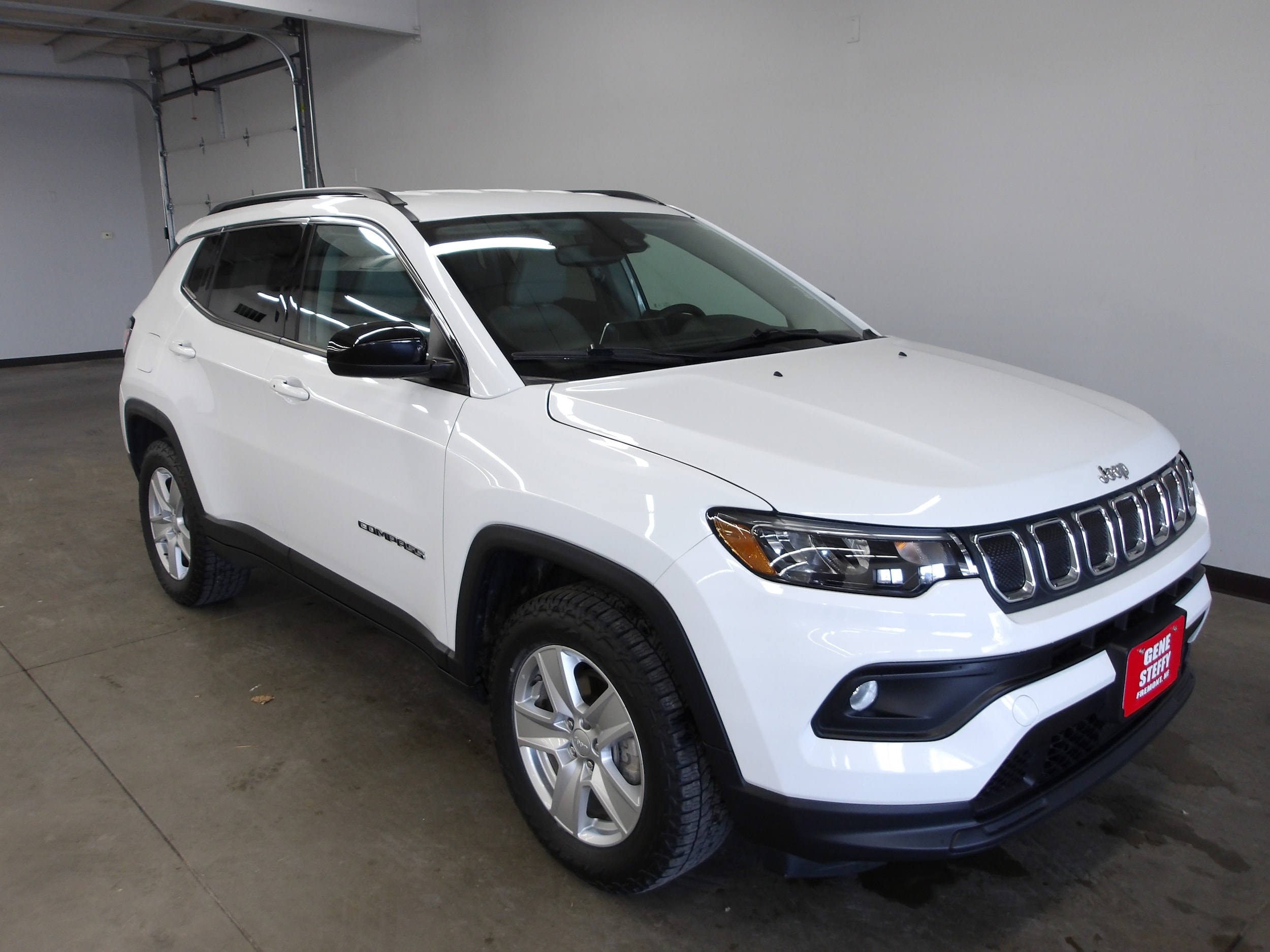 Used 2022 Jeep Compass Latitude with VIN 3C4NJDBB6NT171712 for sale in Fremont, NE