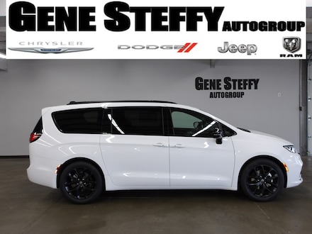 2026 Chrysler Pacifica LIMITED Passenger Van