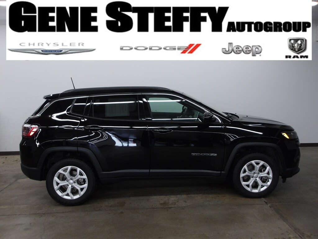 Used 2024 Jeep Compass Latitude SUV