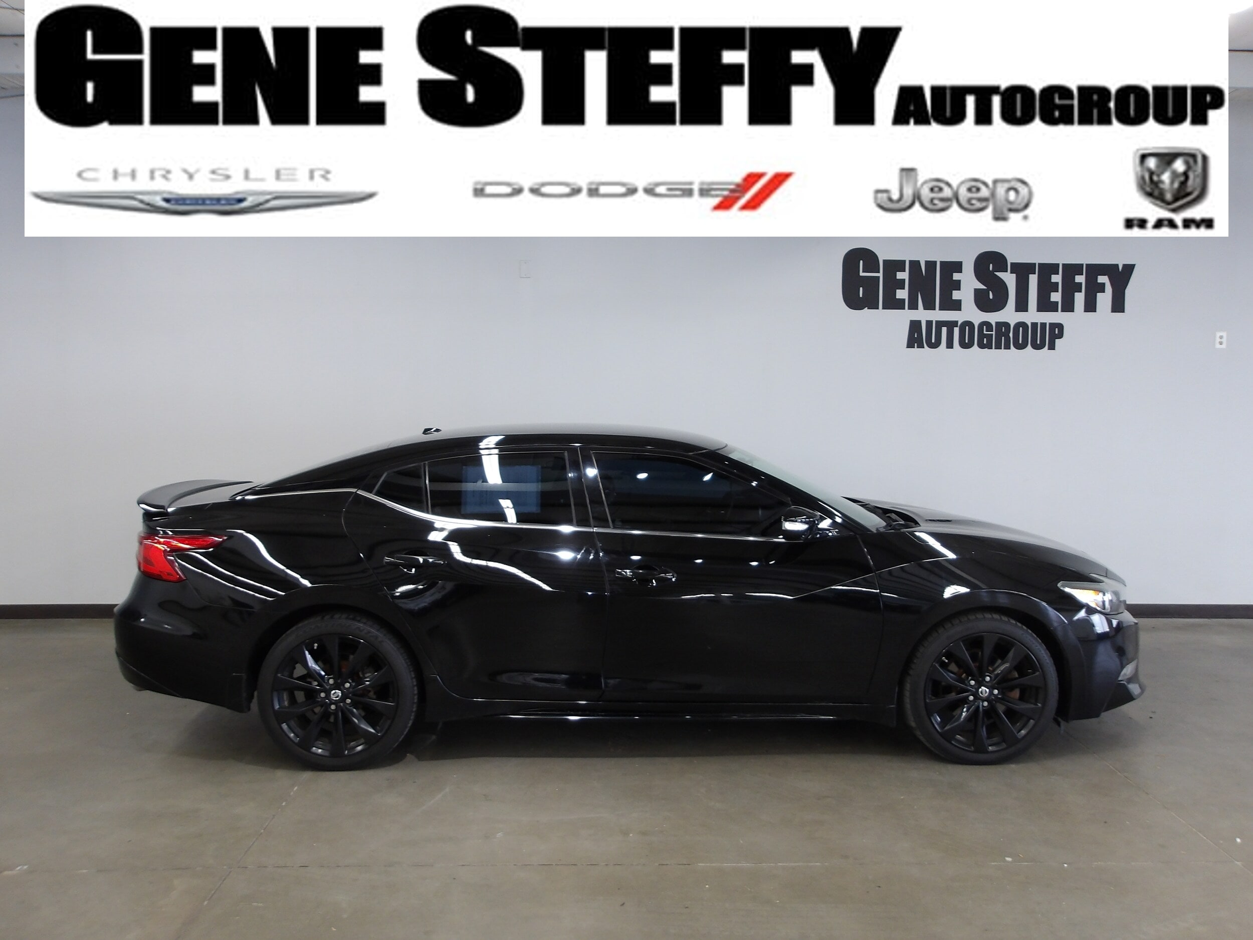 2017 Nissan Maxima SR