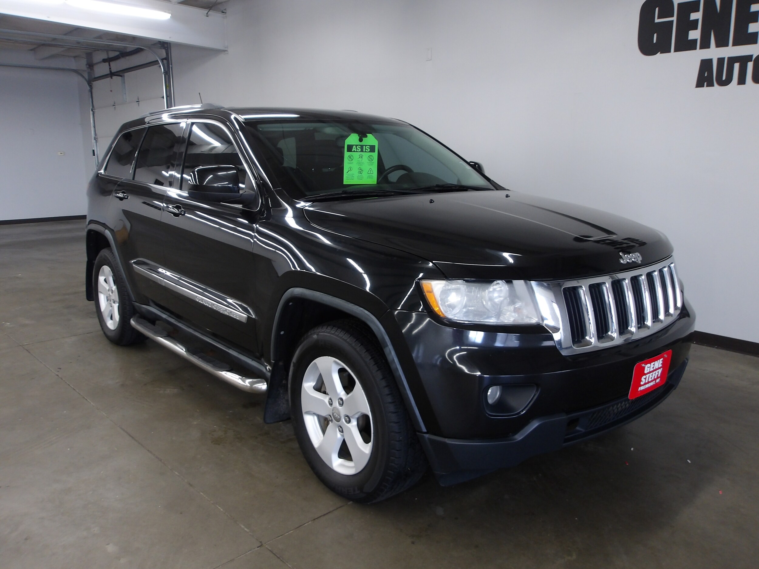Used 2011 Jeep Grand Cherokee Laredo with VIN 1J4RR4GTXBC538706 for sale in Fremont, NE