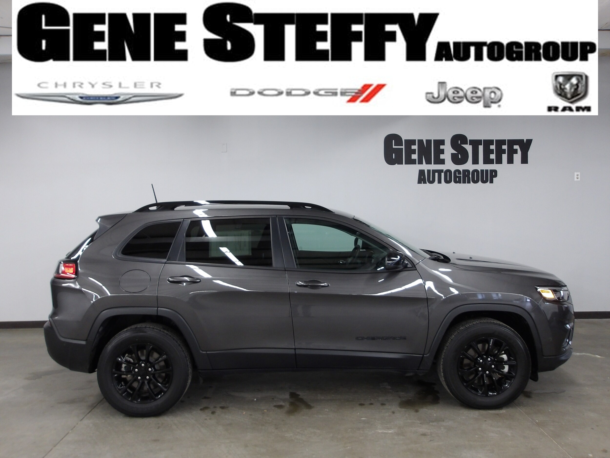 2023 Jeep Cherokee Altitude Lux's photo
