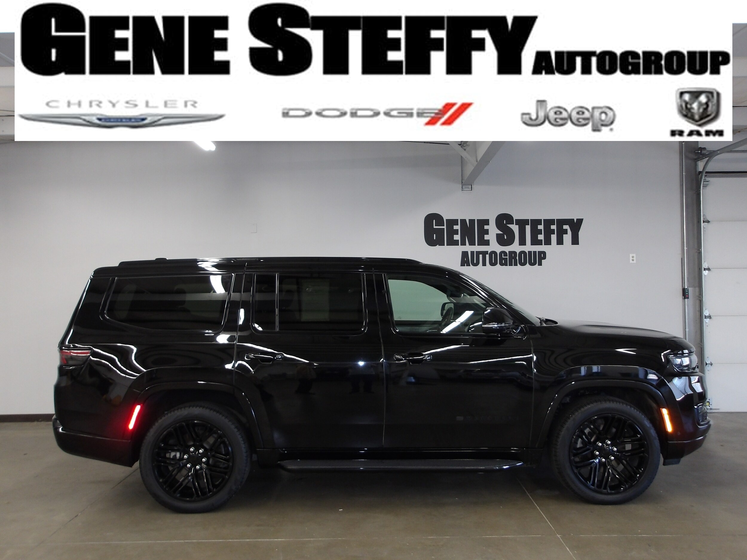 2023 Jeep Wagoneer Series II's photo