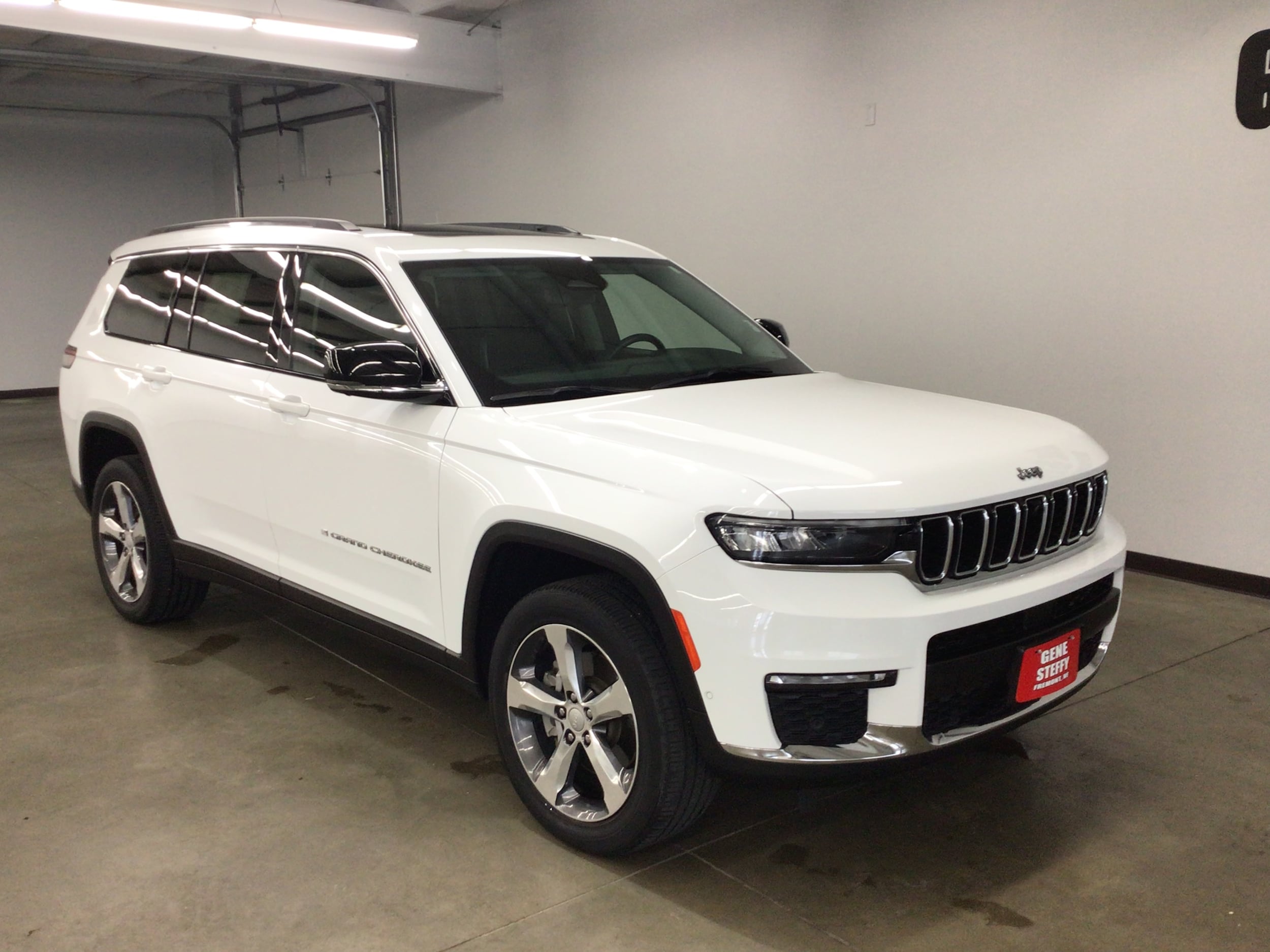 Used 2021 Jeep Grand Cherokee L Limited with VIN 1C4RJKBG8M8112837 for sale in Fremont, NE