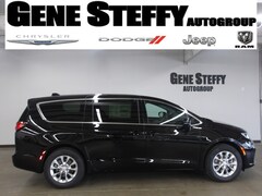 2025 Chrysler Pacifica SELECT AWD Passenger Van