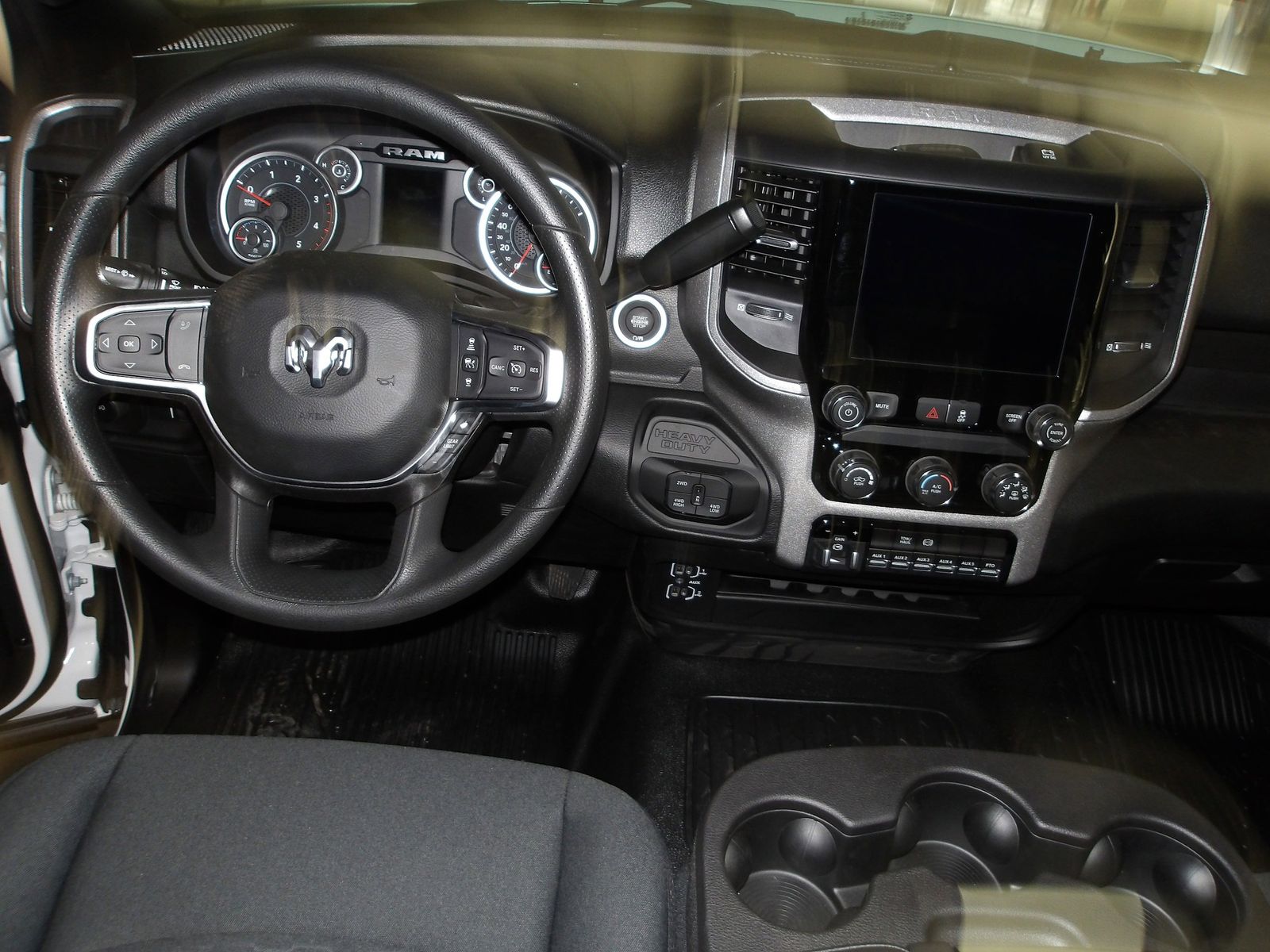 2026 RAM 3500 Chassis Tradesman - Photo 8