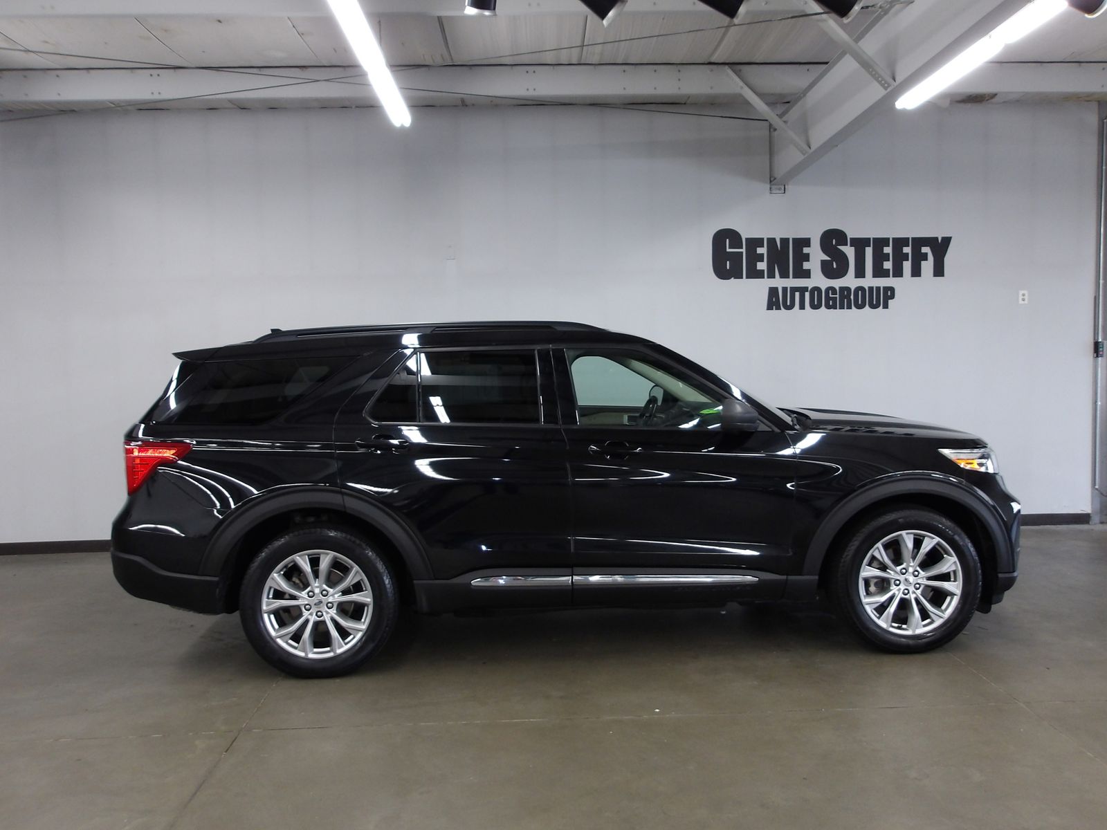 Used 2020 Ford Explorer XLT with VIN 1FMSK8DH6LGA62107 for sale in Fremont, NE