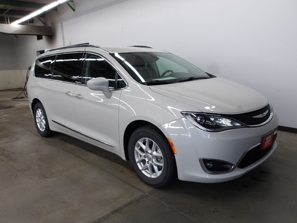 Used 2020 Chrysler Pacifica Touring L Minivan/Van