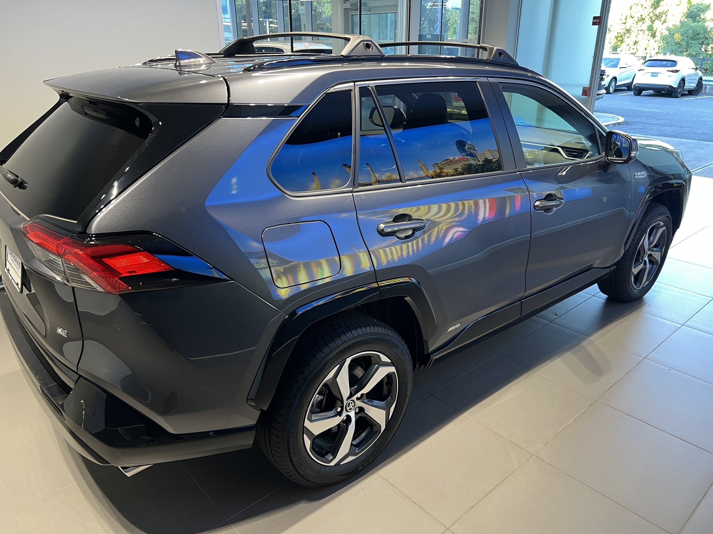 2022 Toyota RAV4 Prime SE photo 4