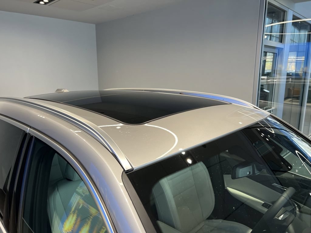 2026 BMW X1 28i - Photo 4