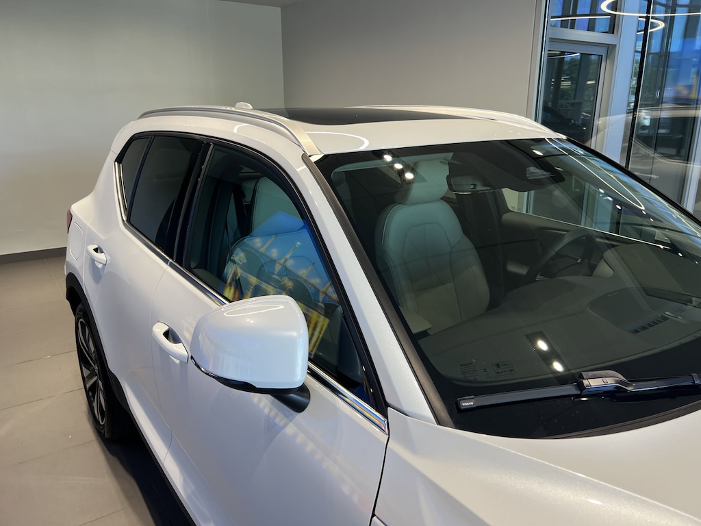 Used 2024 Volvo XC40 Ultimate Bright Theme B5 AWD Ultimate Bright Theme
