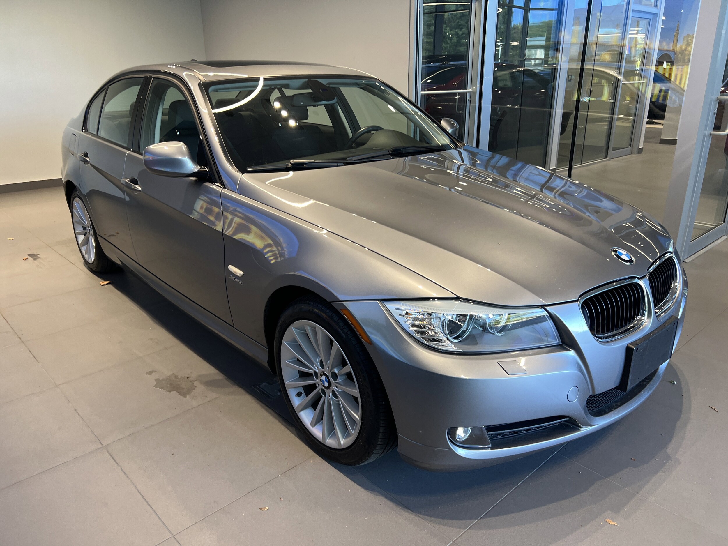 2011 Bmw 328i xDrive SULEV photo 2