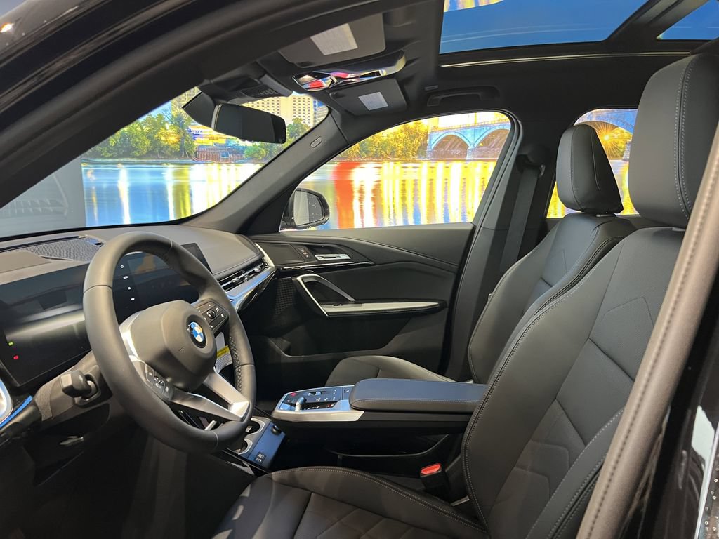 2026 BMW X1 28i - Photo 9