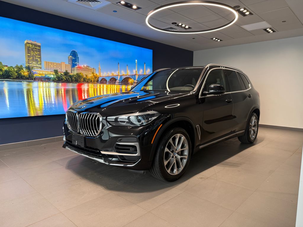 2022 BMW X5 SUV 