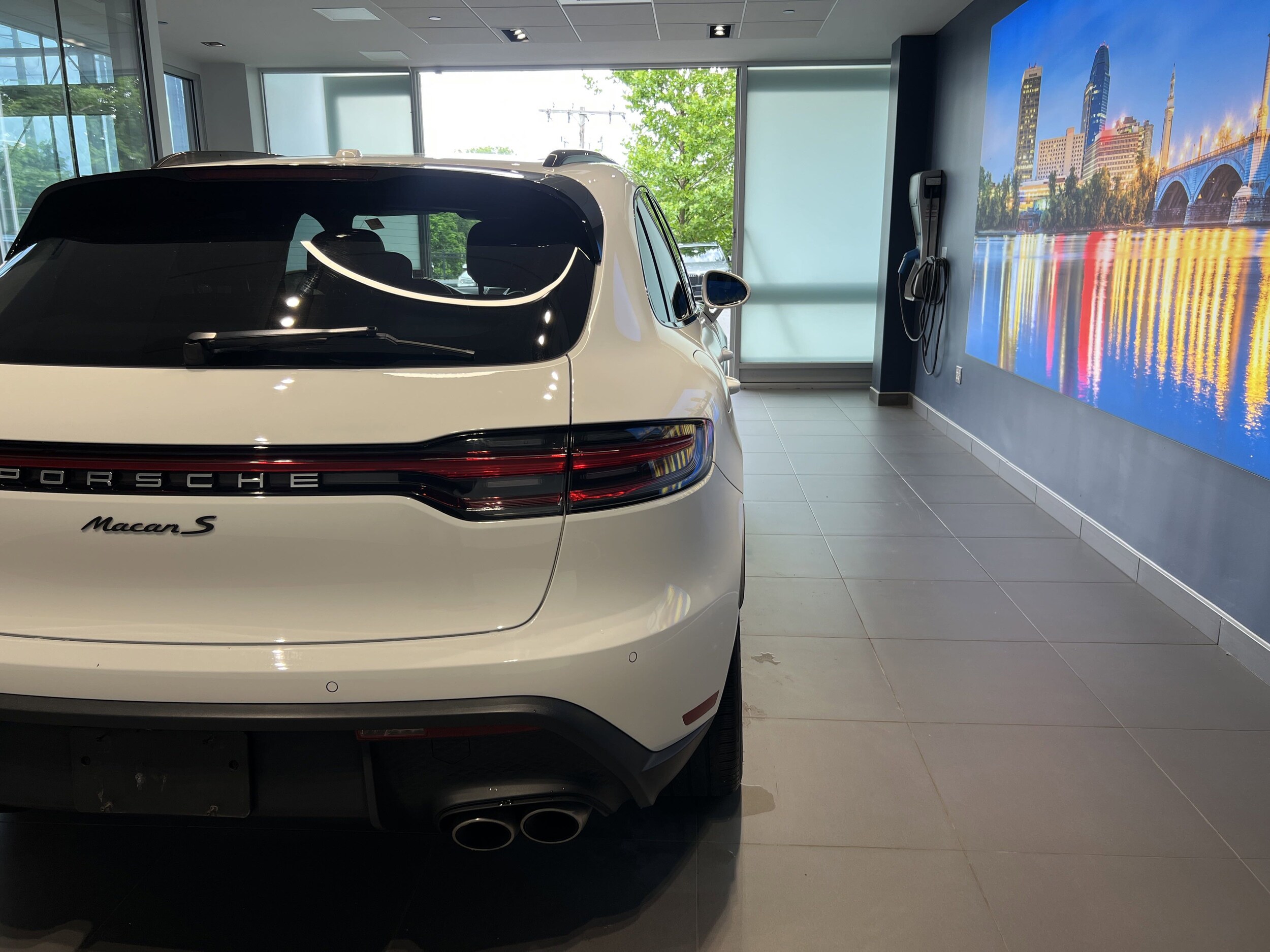 2022 Porsche Macan S photo 4