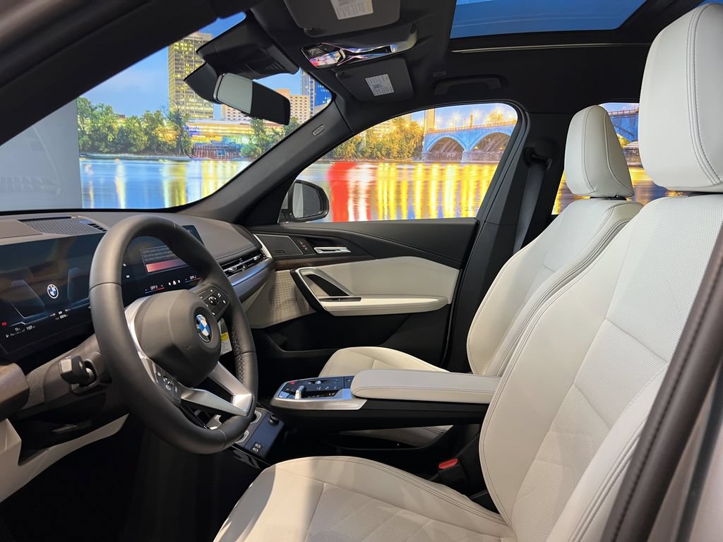 2026 BMW X1 28i - Photo 9