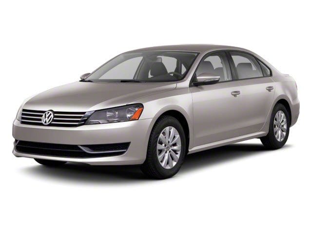 2013 Volkswagen Passat SE's photo