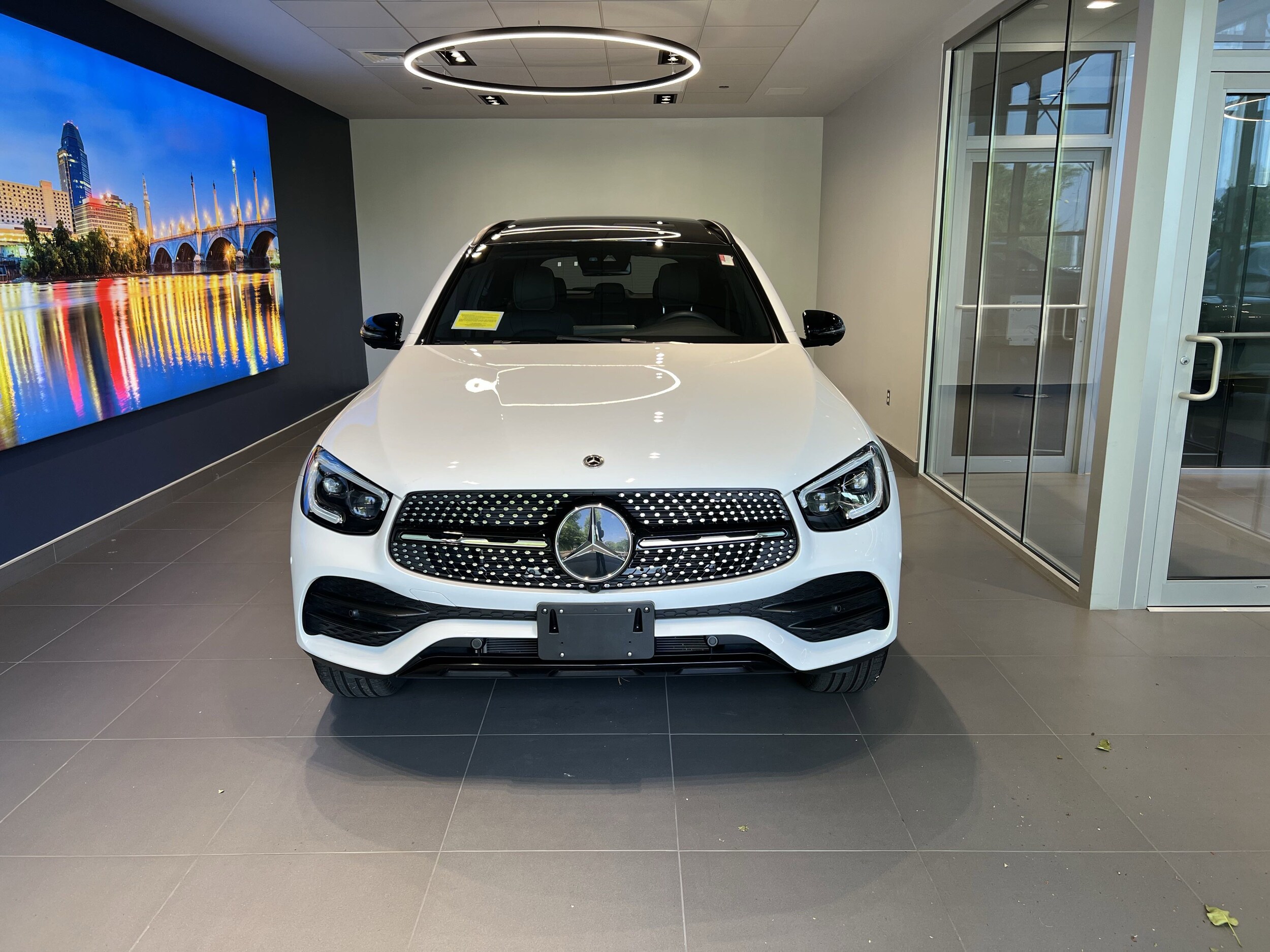 2022 Mercedes Benz GLC 300 4MATIC photo 2