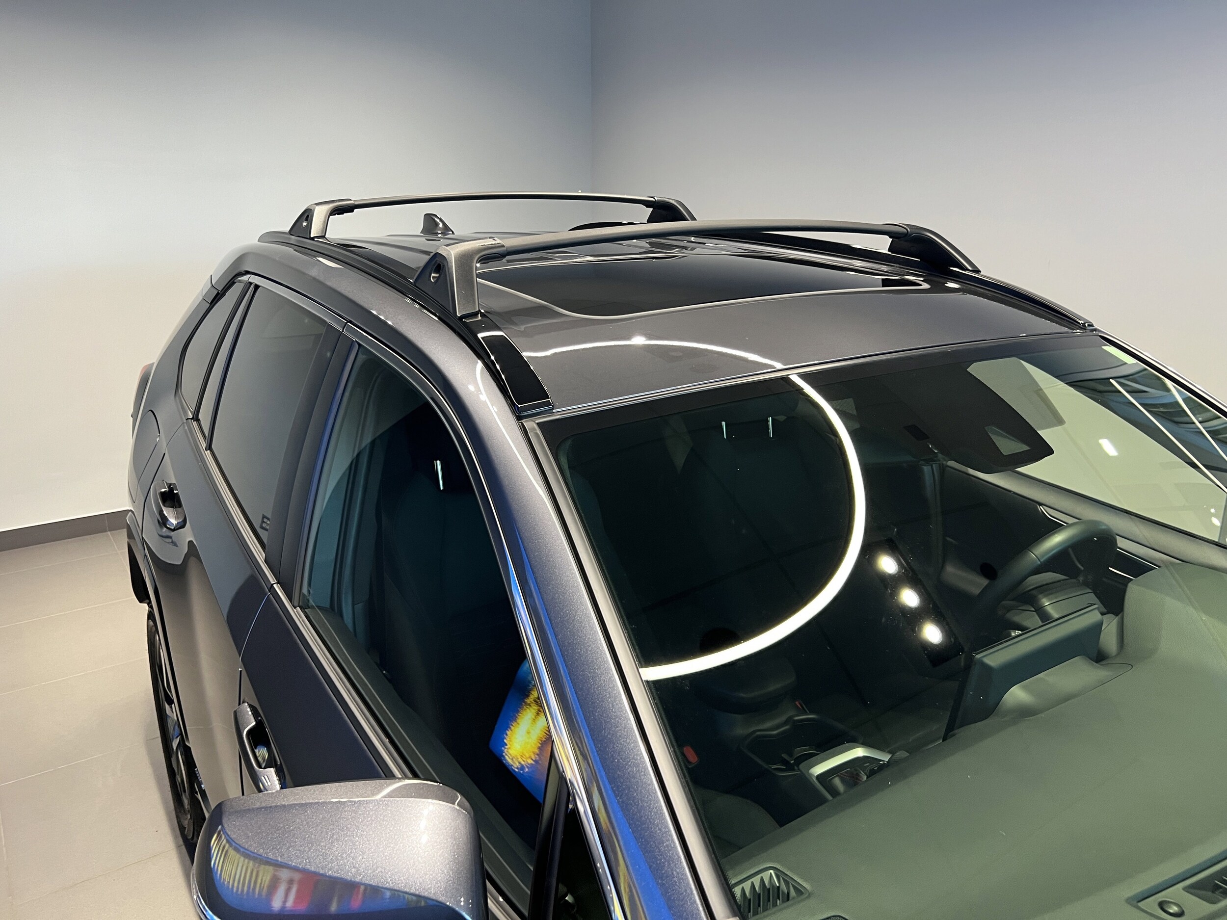 2022 Toyota RAV4 Prime SE photo 2