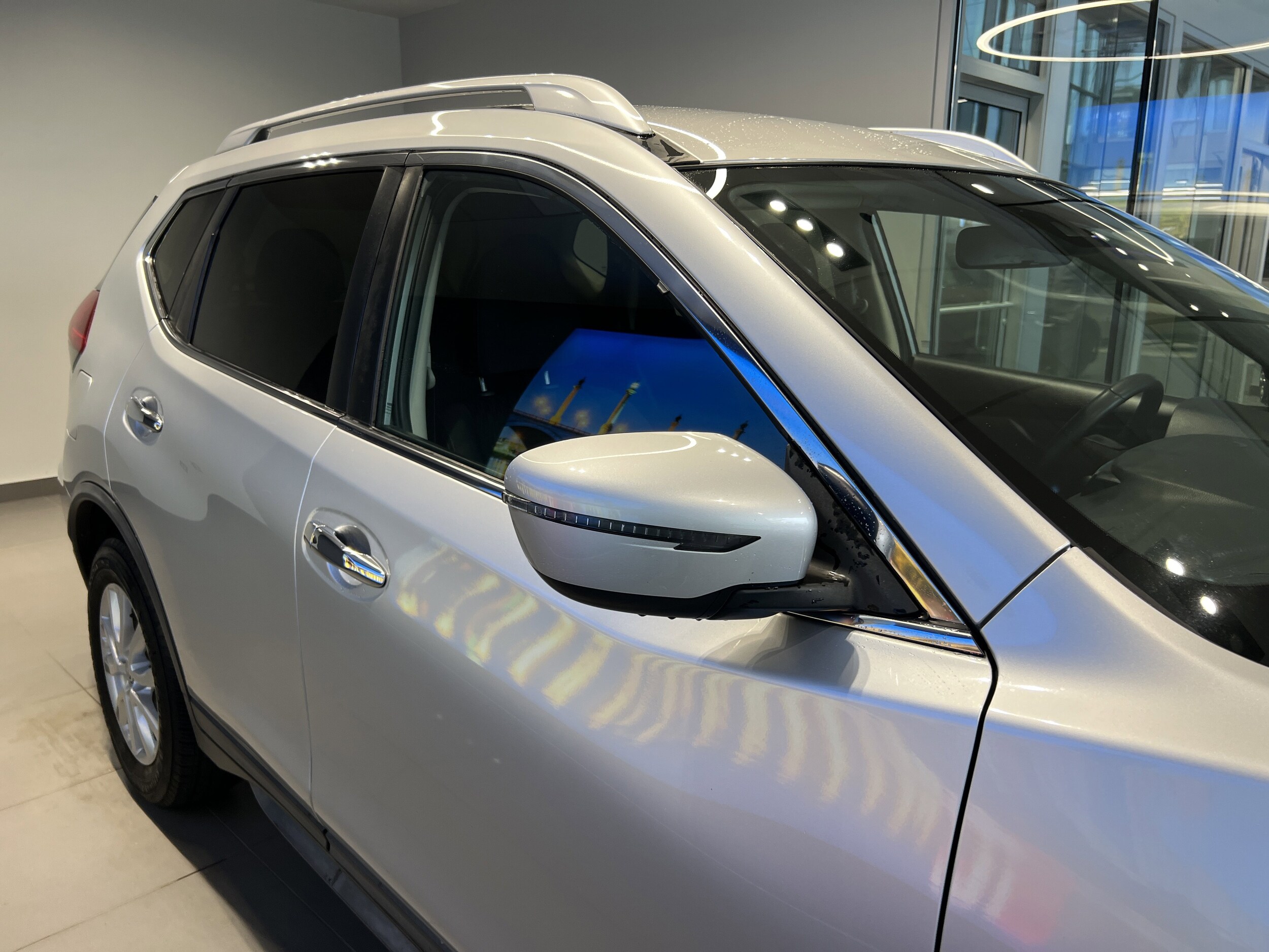 2020 Nissan Rogue AWD SV photo 4