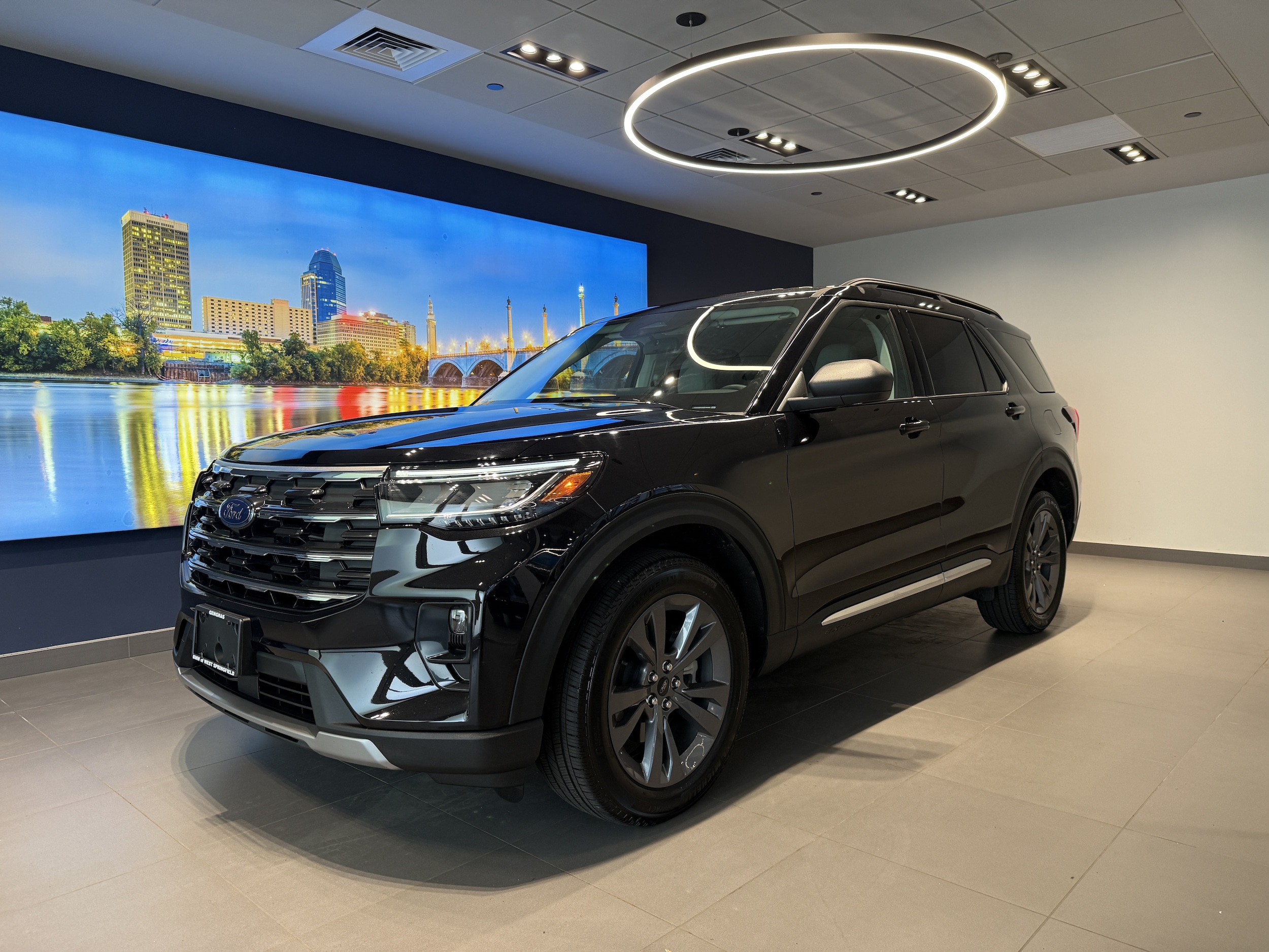 2025 Ford Explorer Active 4WD (PL535)'s photo