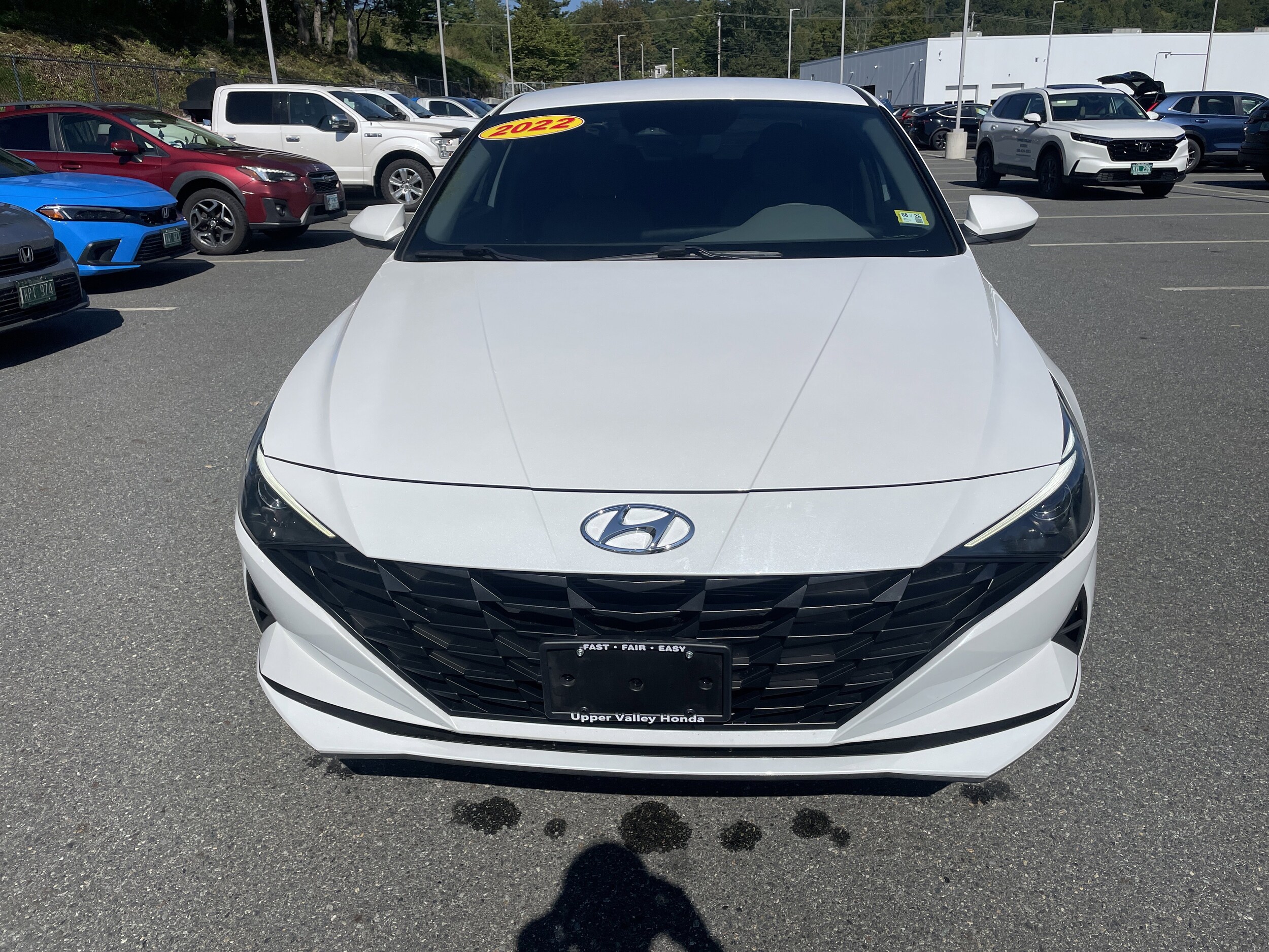 2022 Hyundai Elantra SEL photo 2