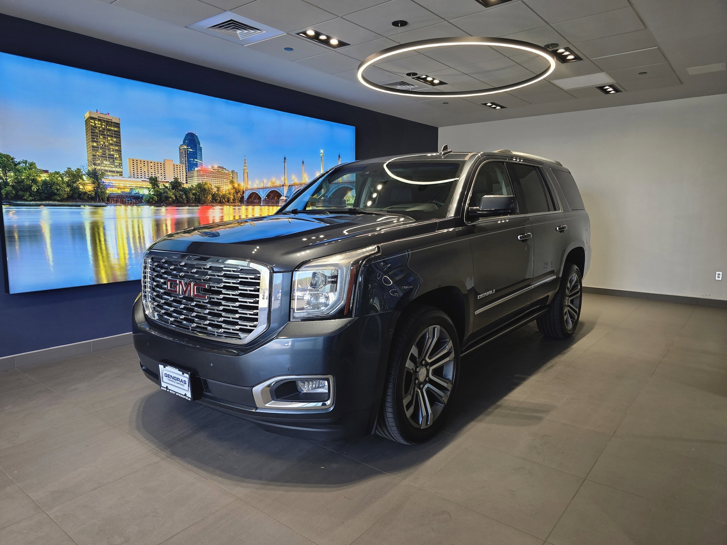 2019 GMC Yukon 4WD Denali's photo