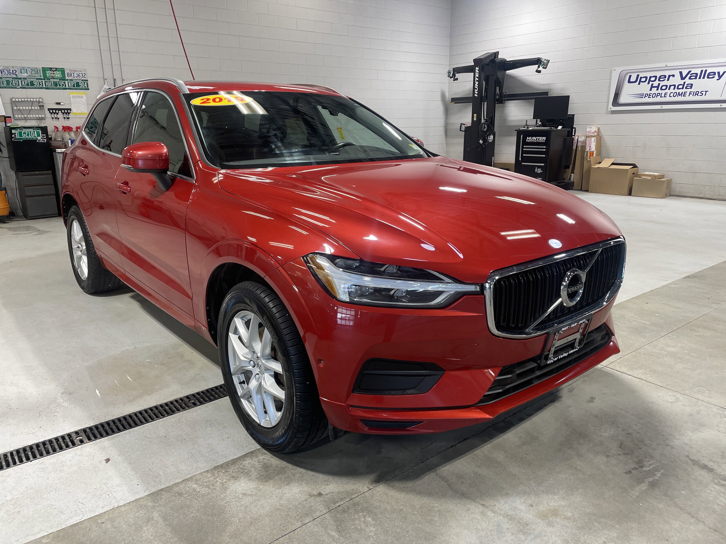 2019 Volvo XC60 Momentum T5 photo 3