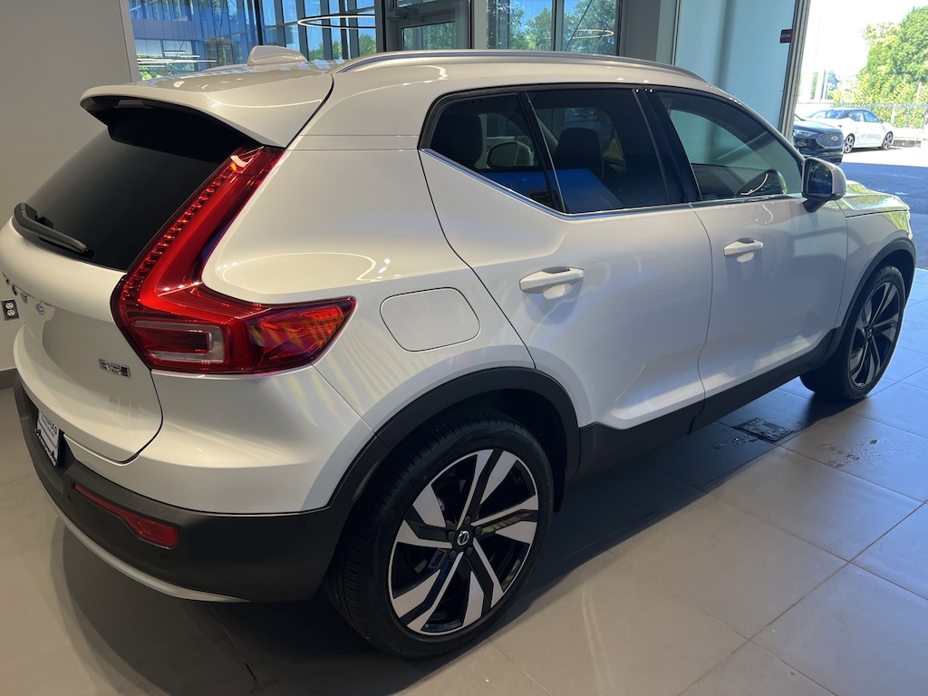 Used 2024 Volvo XC40 Ultimate Bright Theme B5 AWD Ultimate Bright Theme