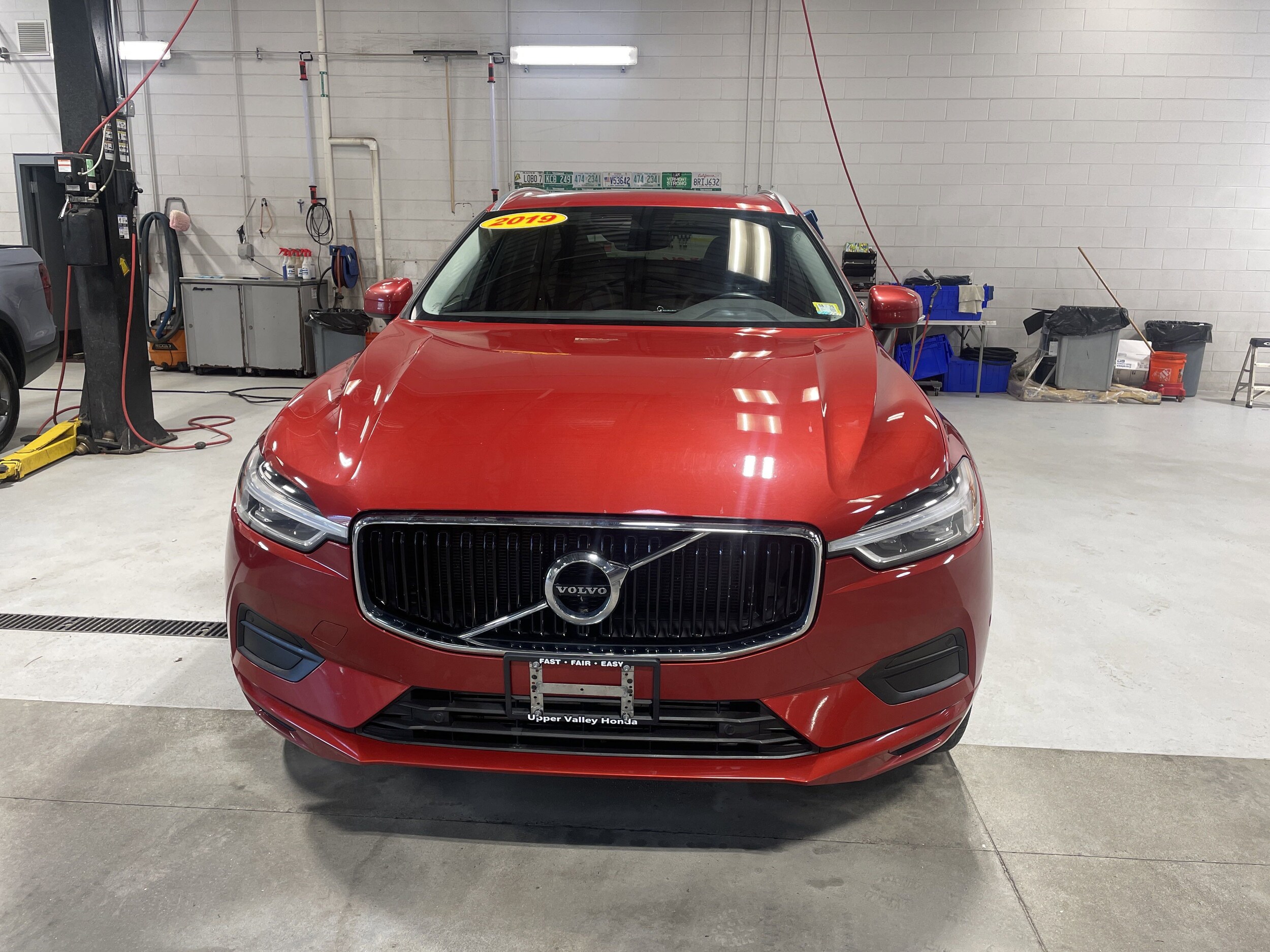 2019 Volvo XC60 Momentum T5 photo 2