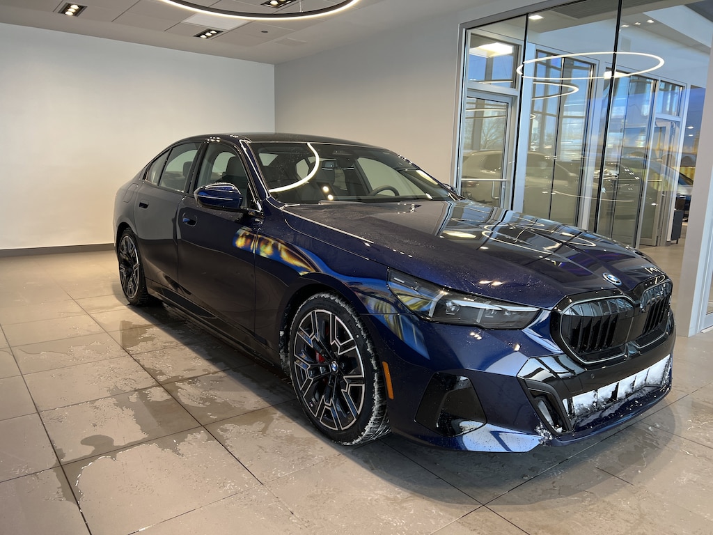 New 2026 BMW 550e xDrive Sedan
