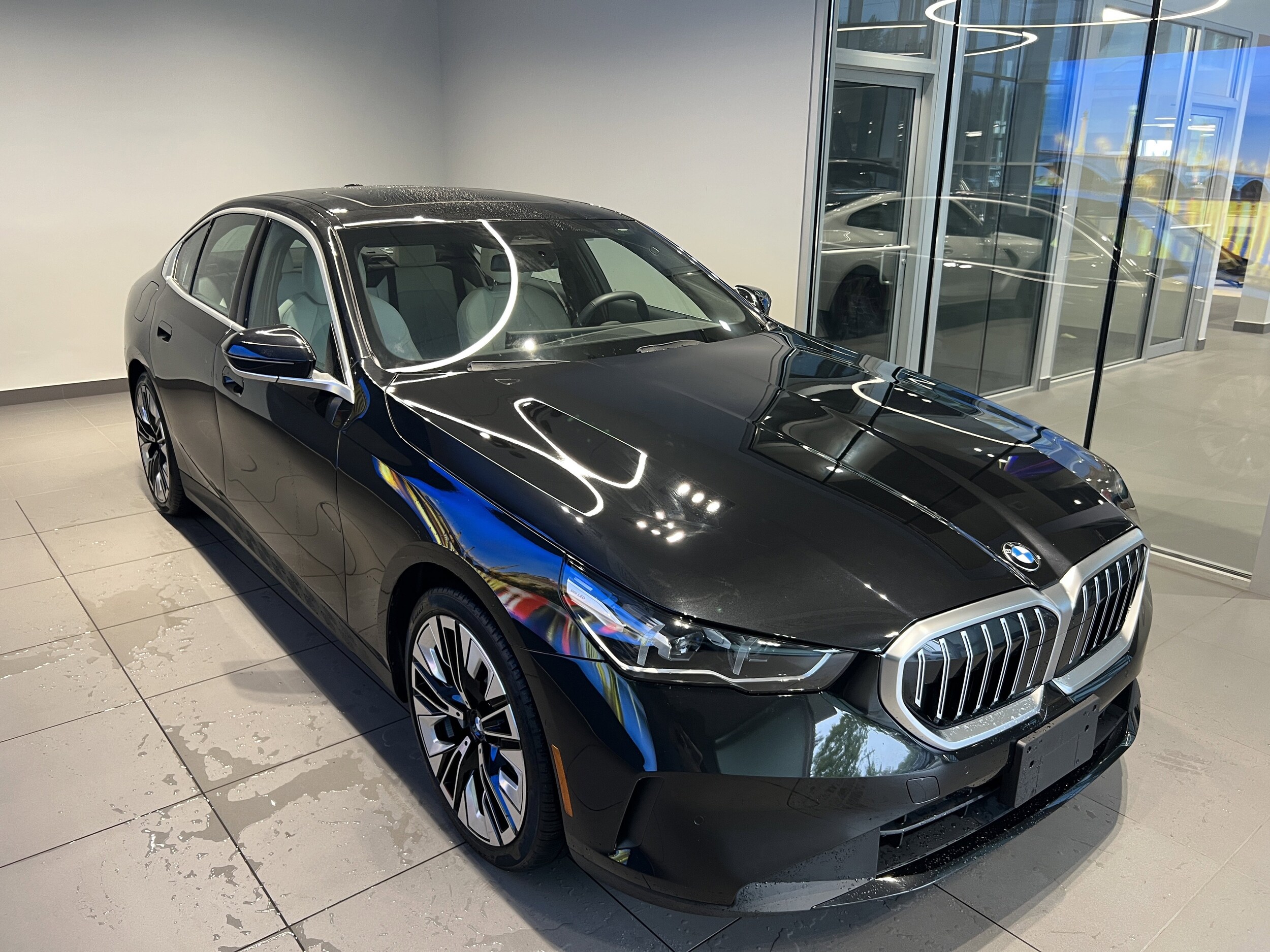 2024 Bmw 530i xDrive photo 2