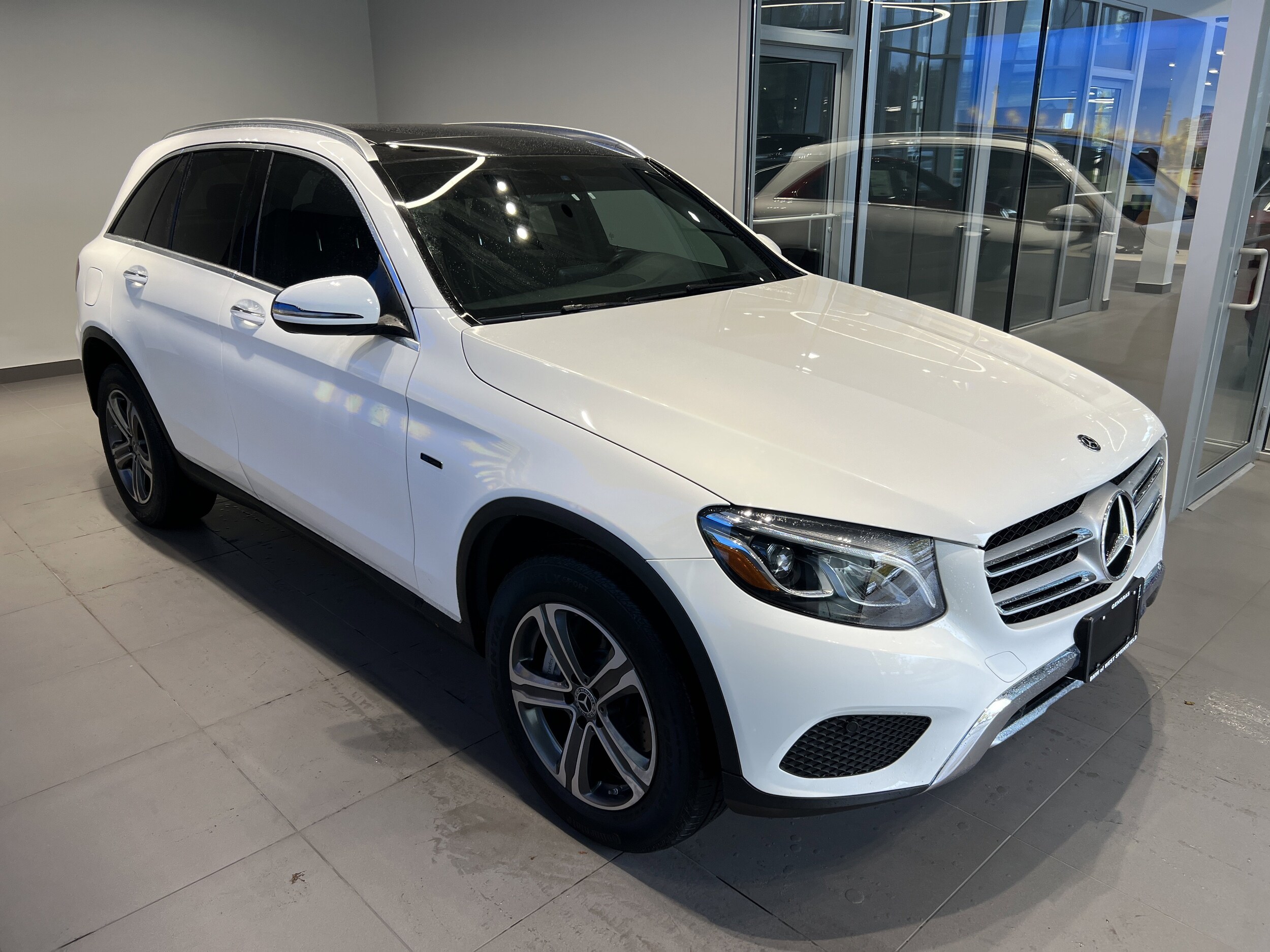 2019 Mercedes Benz GLC 350e 4MATIC photo 3