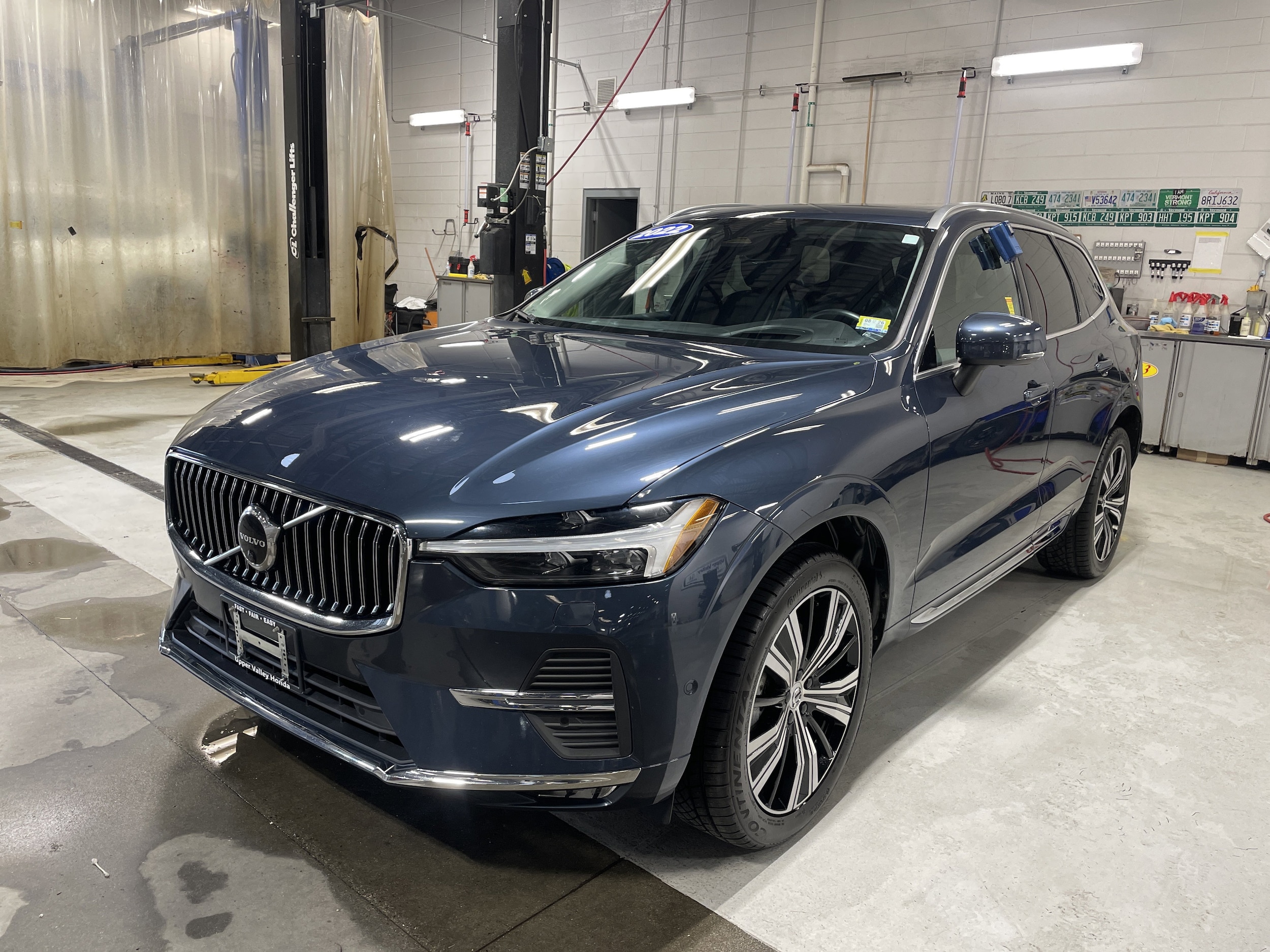 2022 Volvo XC60 B6 AWD Inscription  2022 Volvo XC60 B6 AWD Inscription