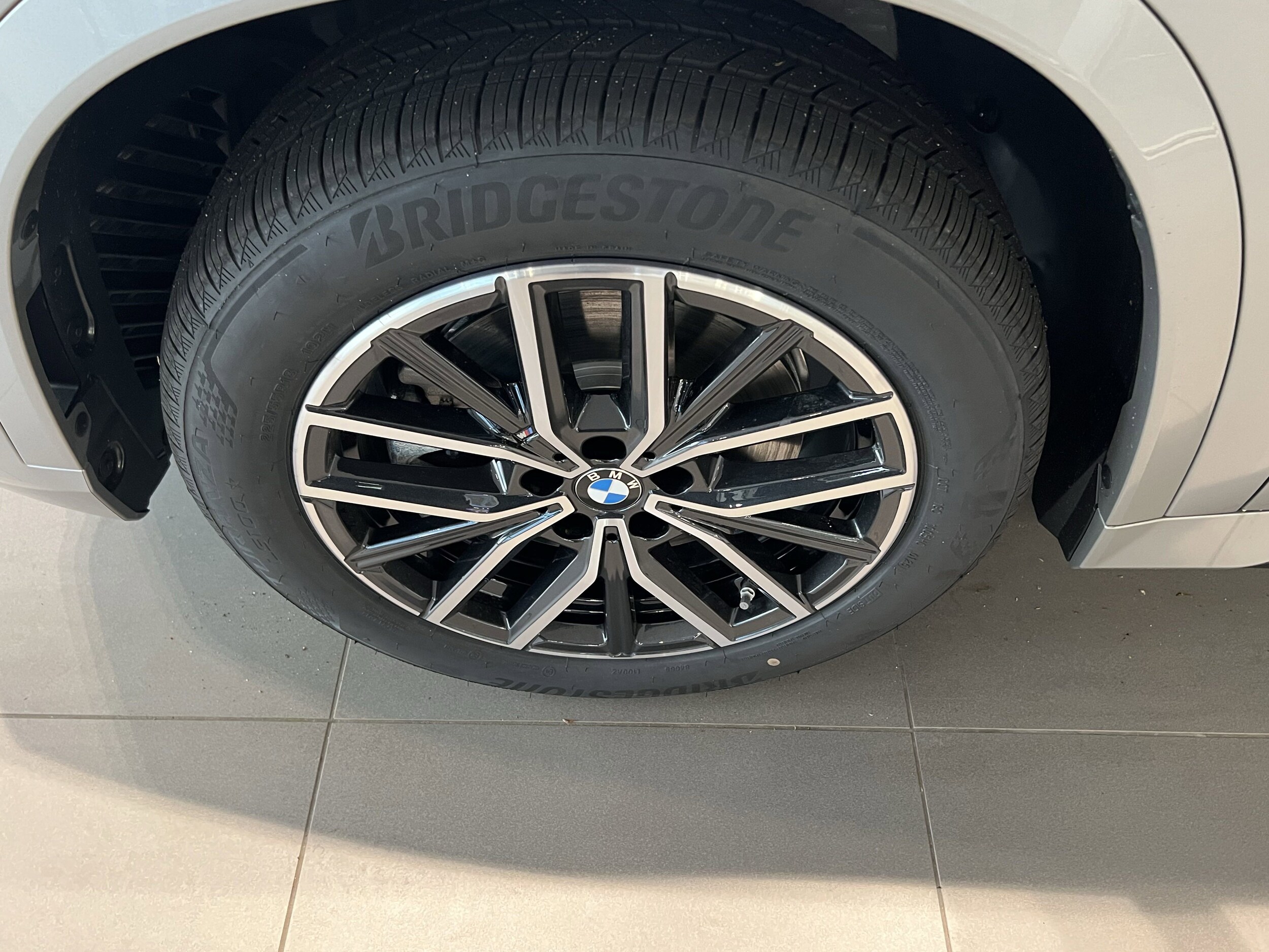 2025 Bmw X1 XDrive28i photo 3