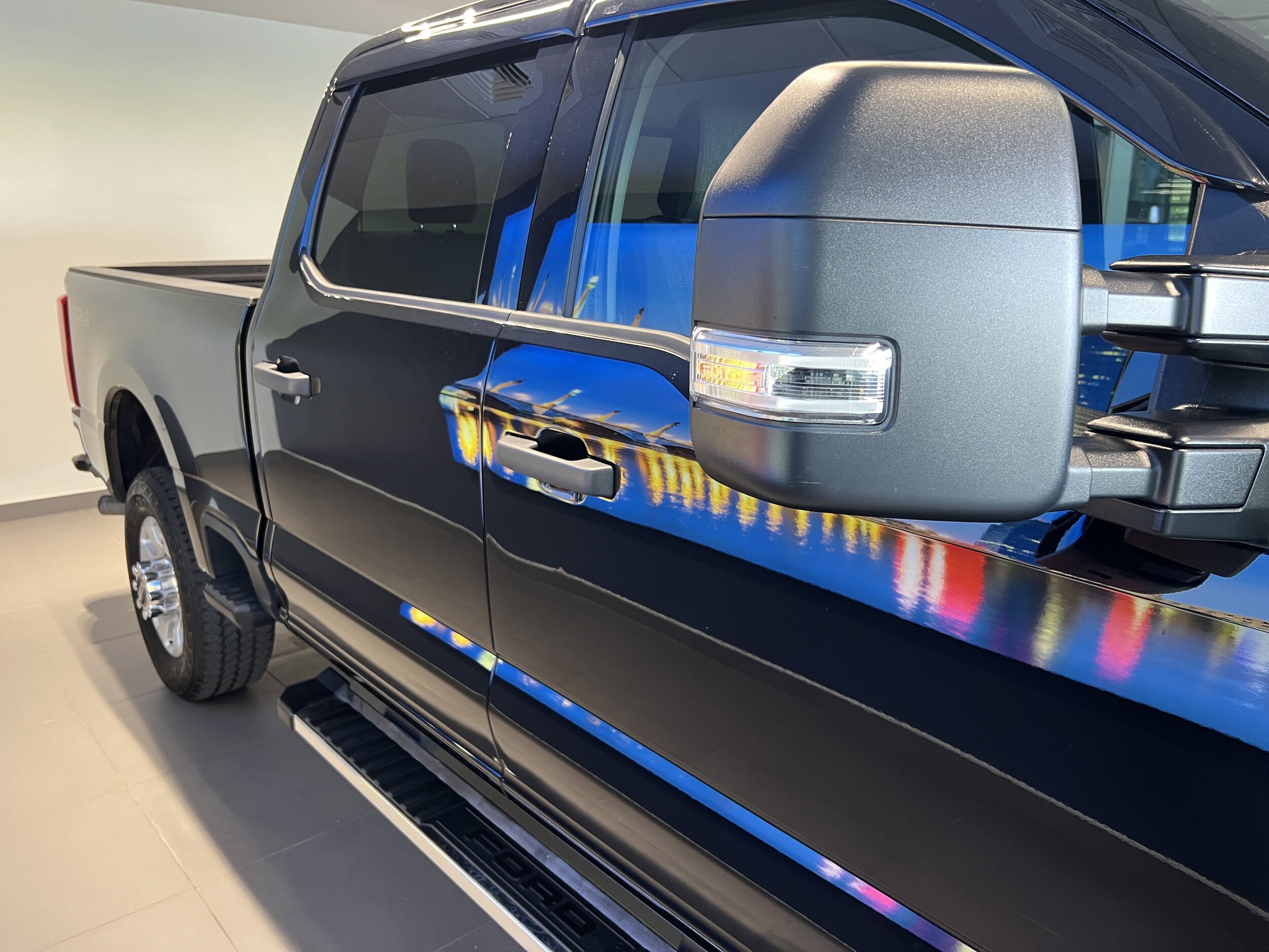 2024 Ford F-250 XLT photo 2