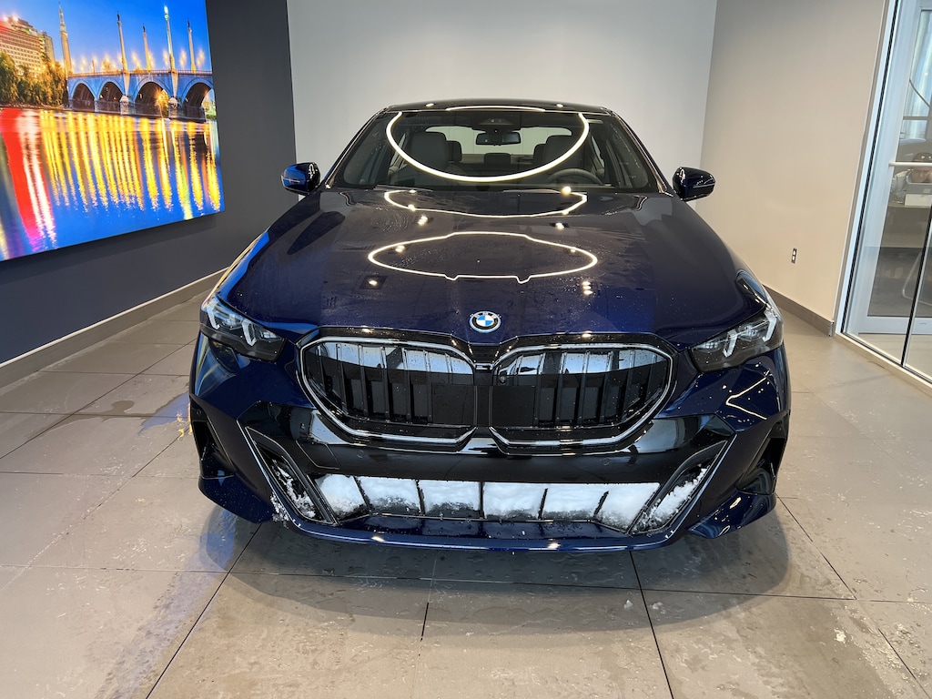 New 2026 BMW 550e xDrive Sedan