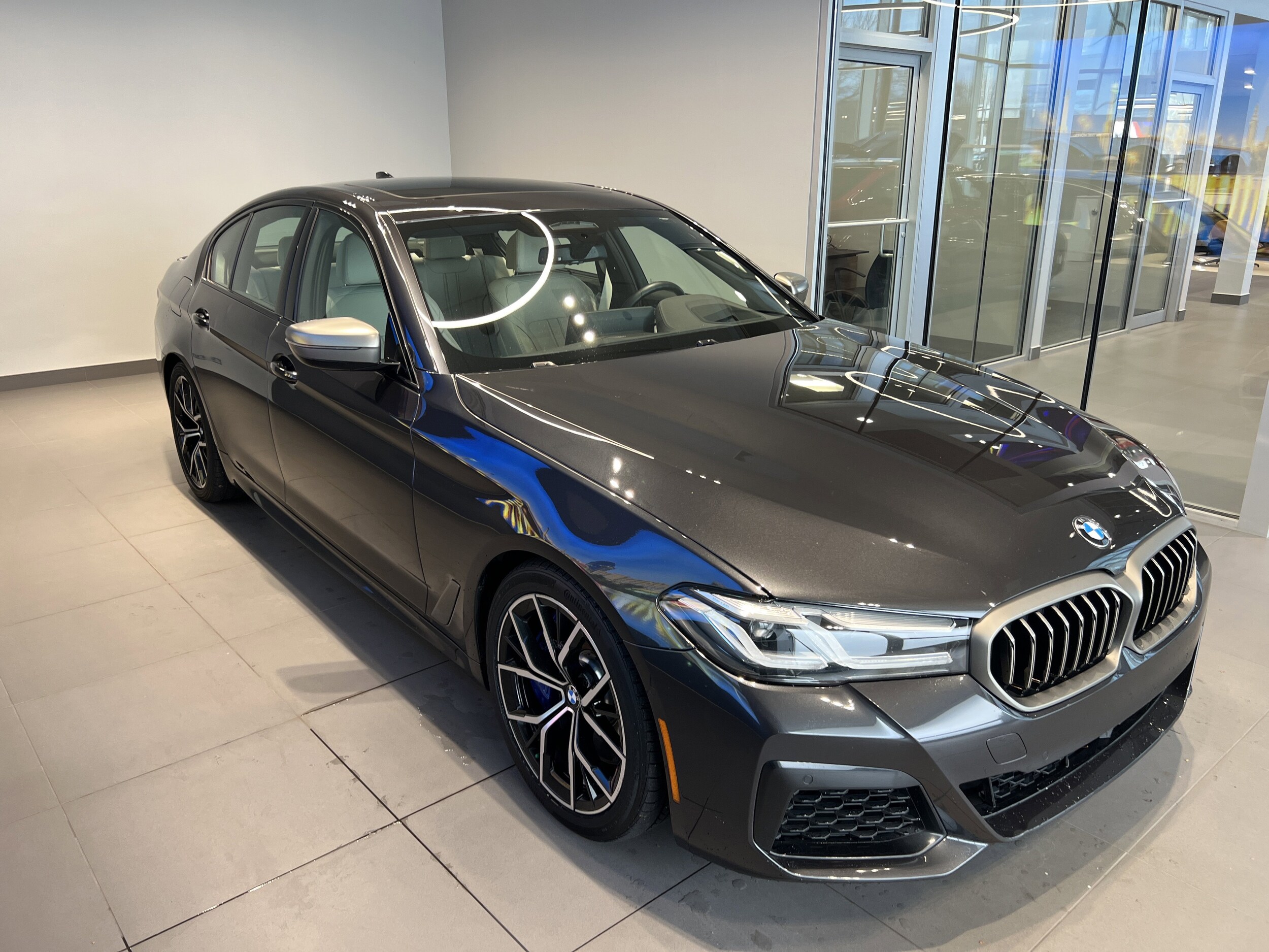 2023 Bmw M550i xDrive photo 3