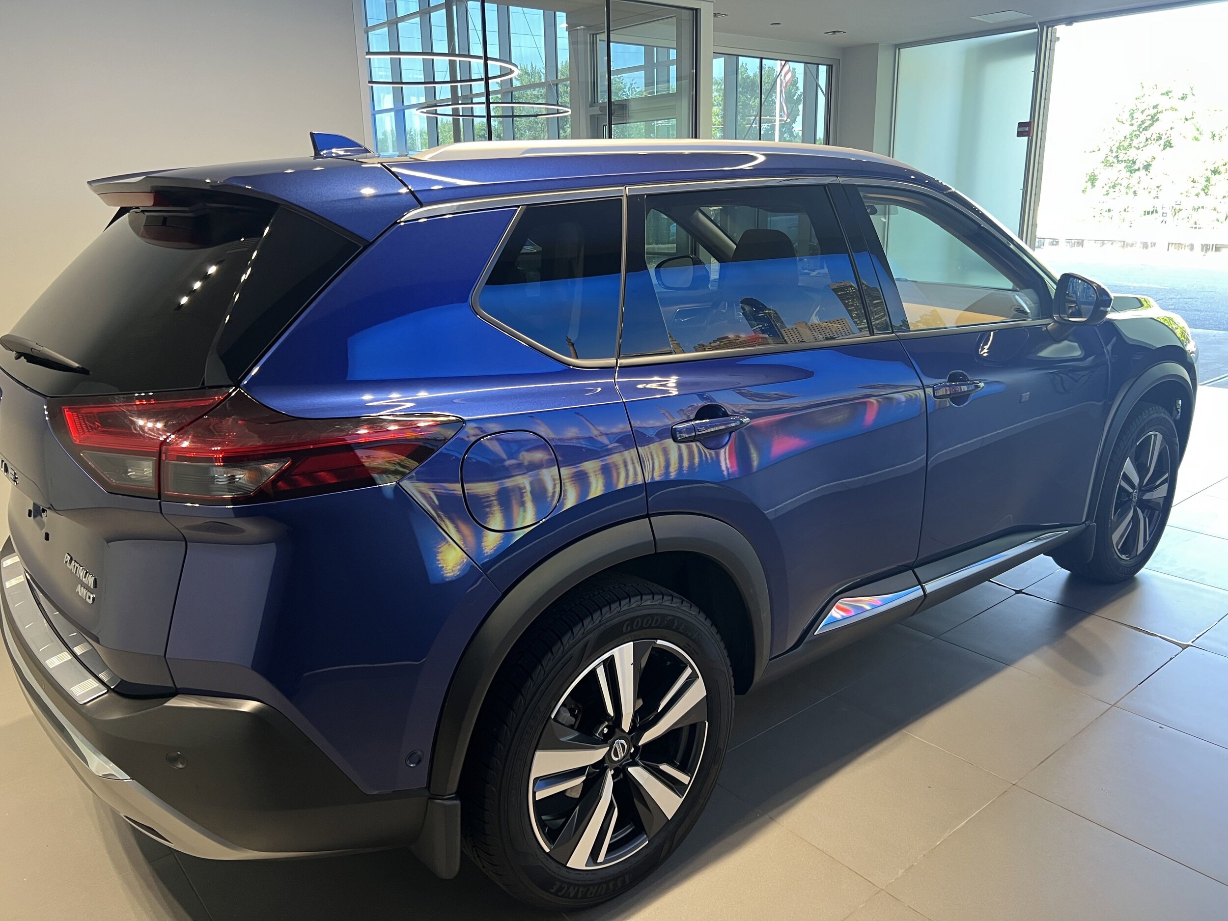 2021 Nissan Rogue AWD Platinum photo 4