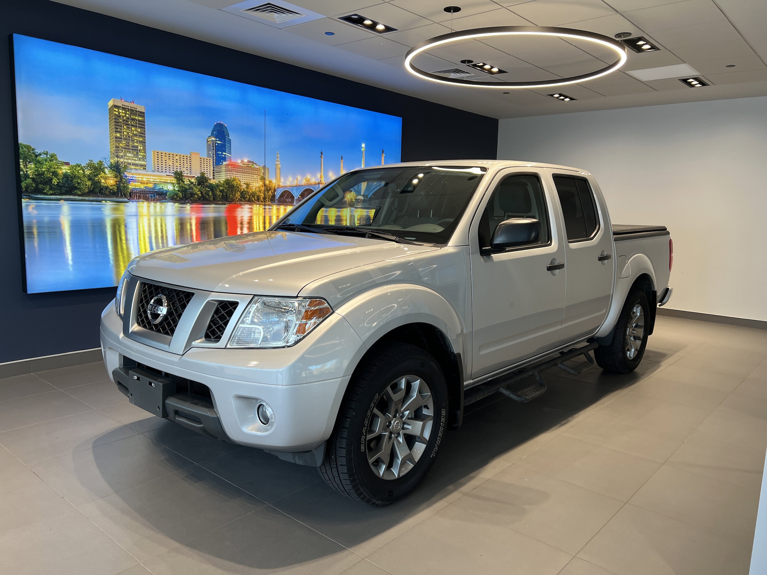 2021 Nissan Frontier SV's photo