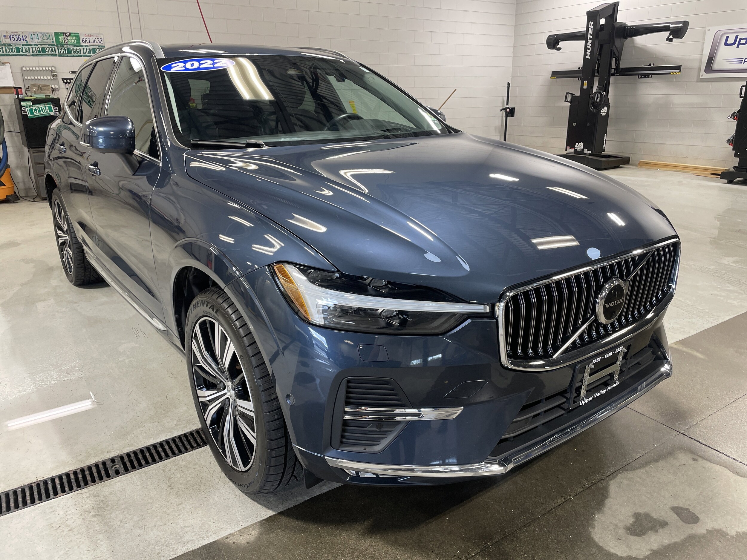 2022 Volvo XC60 Inscription photo 3