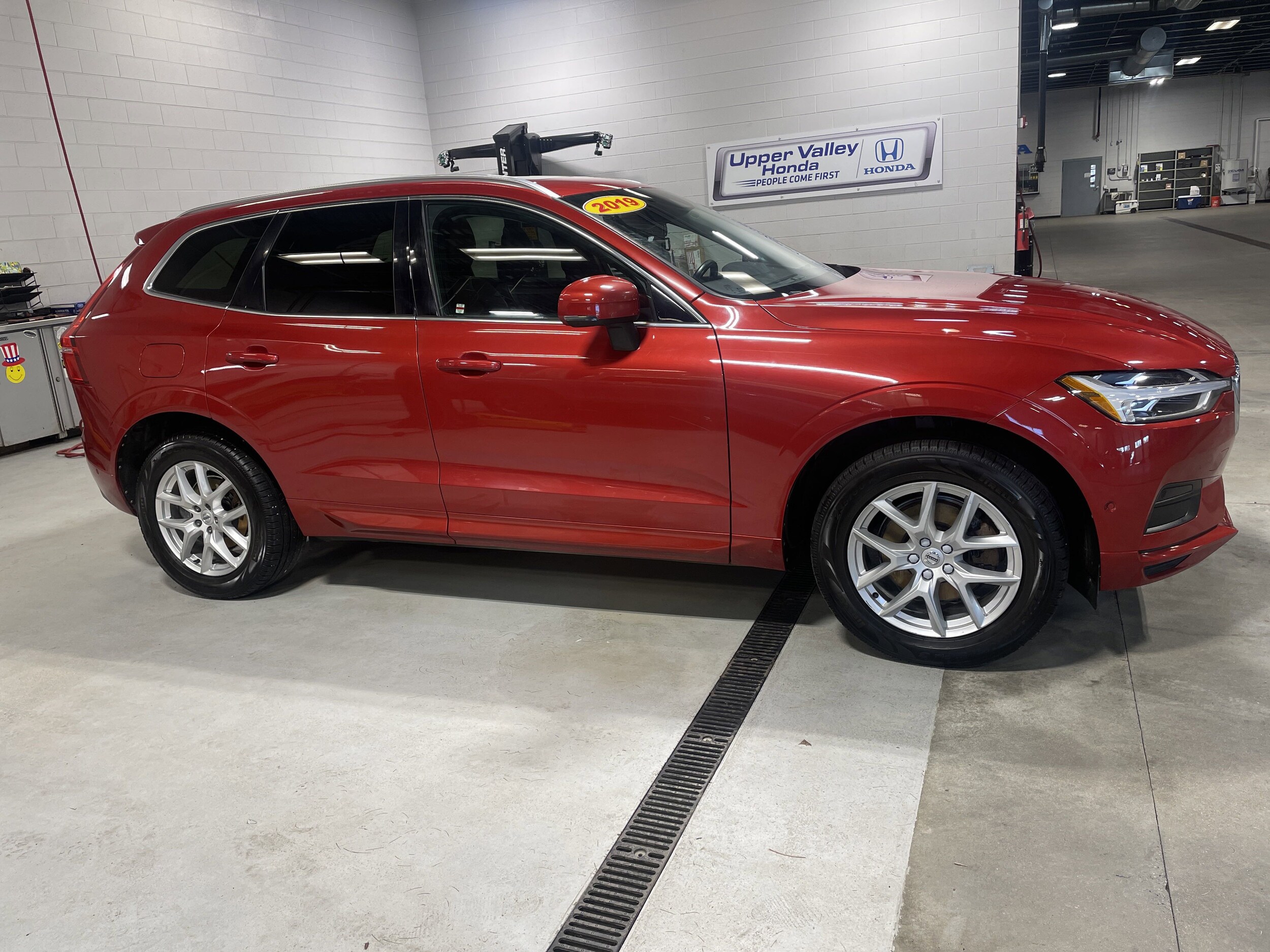 2019 Volvo XC60 Momentum T5 photo 4