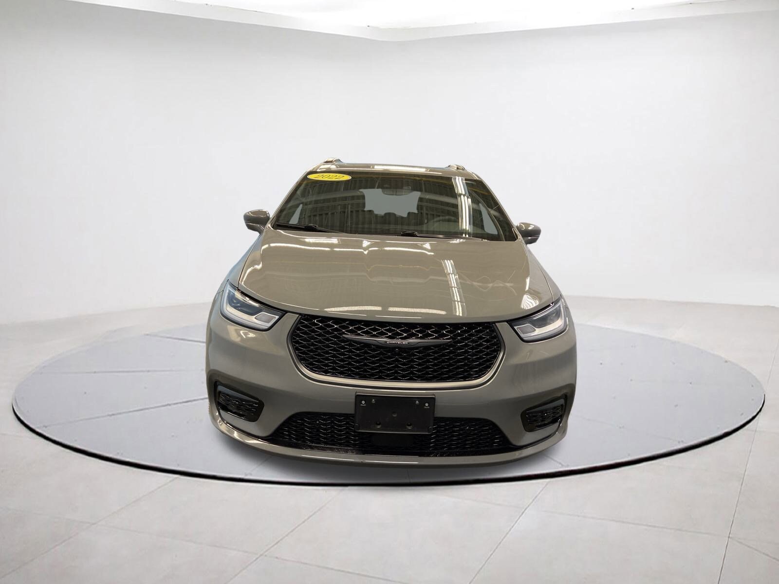 2022 Chrysler Pacifica Hybrid Limited photo 2