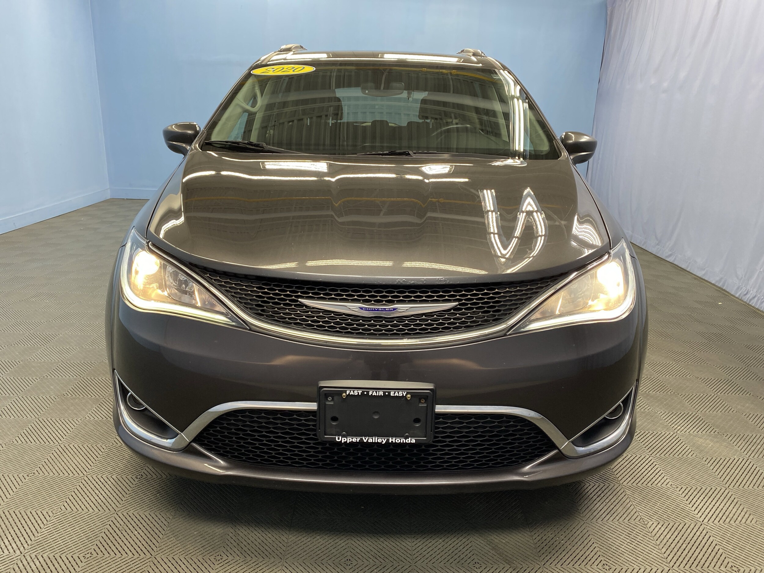 2020 Chrysler Pacifica Touring L photo 2