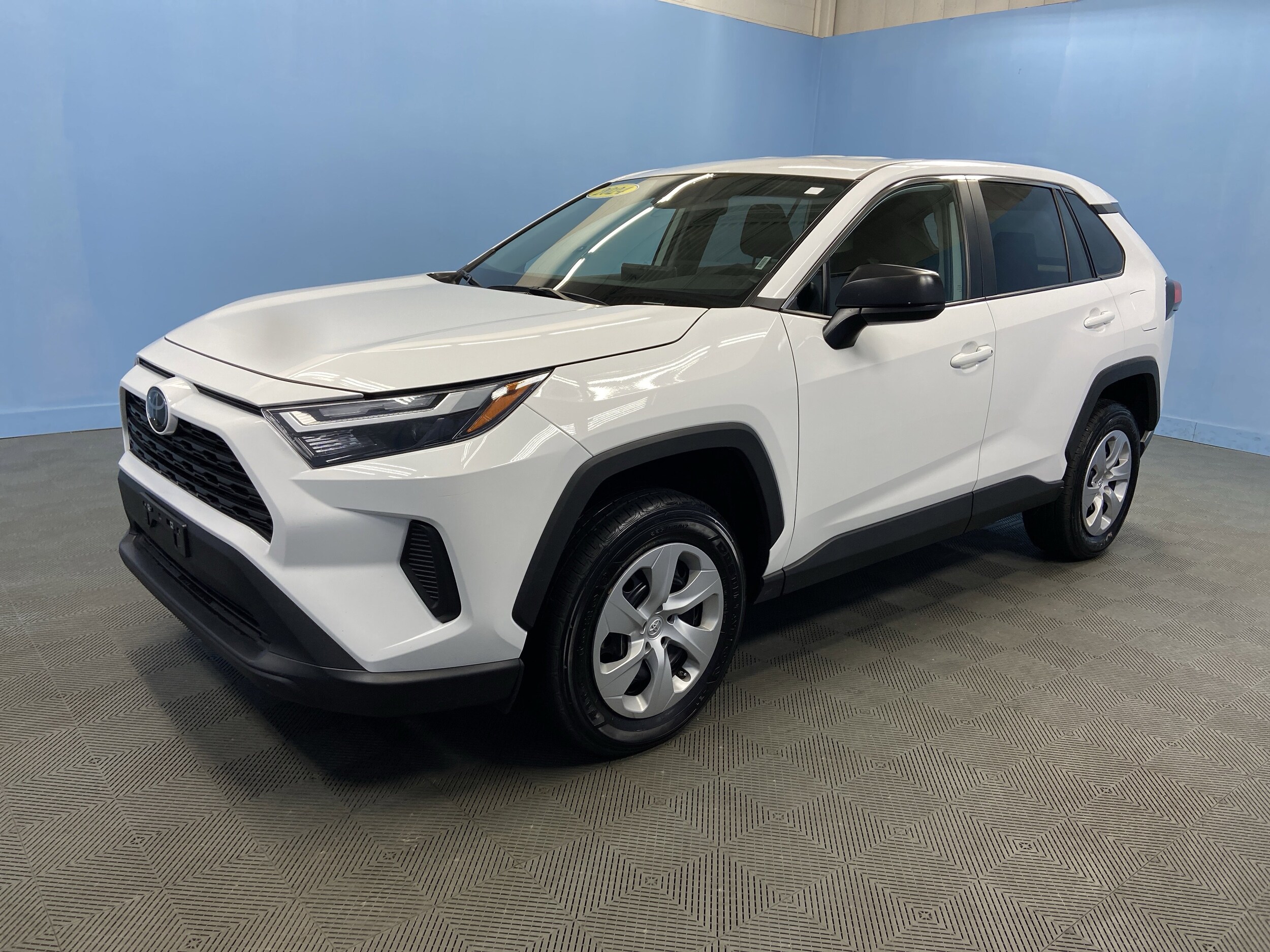 2024 Toyota RAV4 LE photo 3